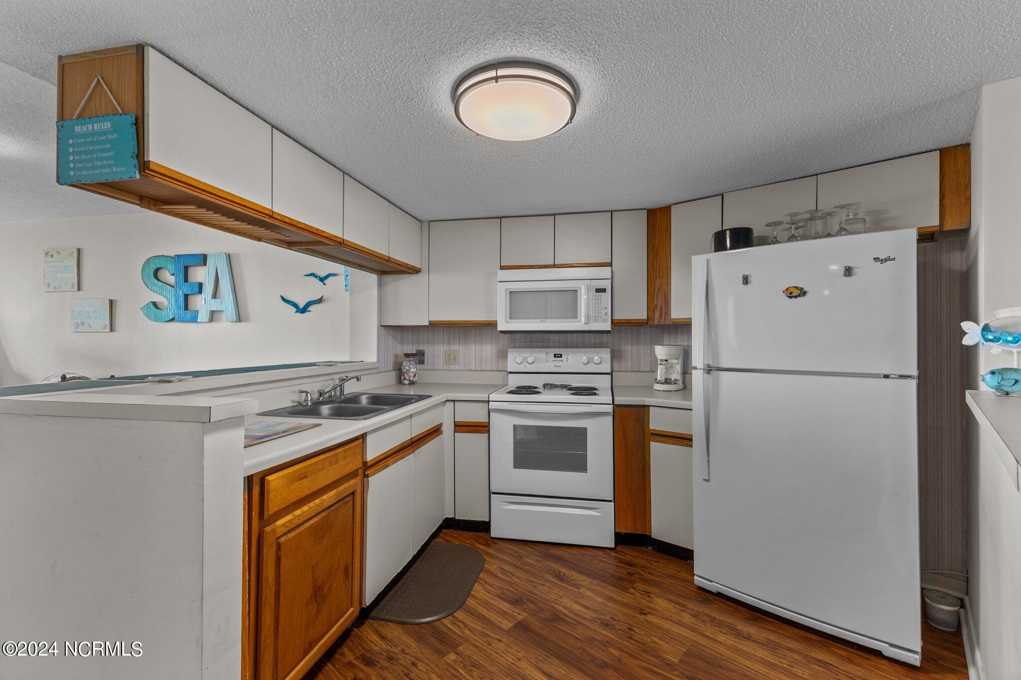 1400 E Ft Macon Road, 324