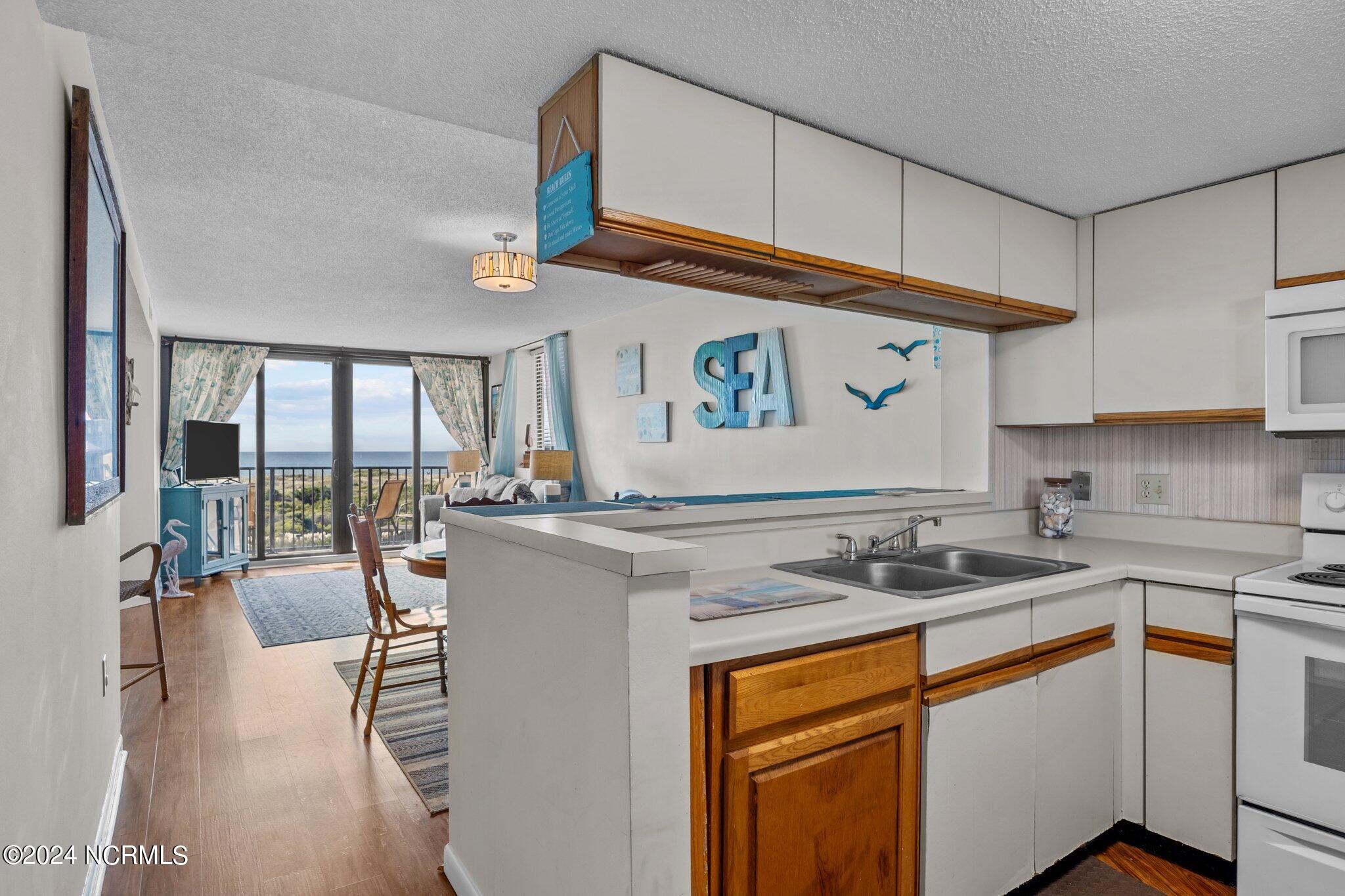 1400 E Ft Macon Road, 324