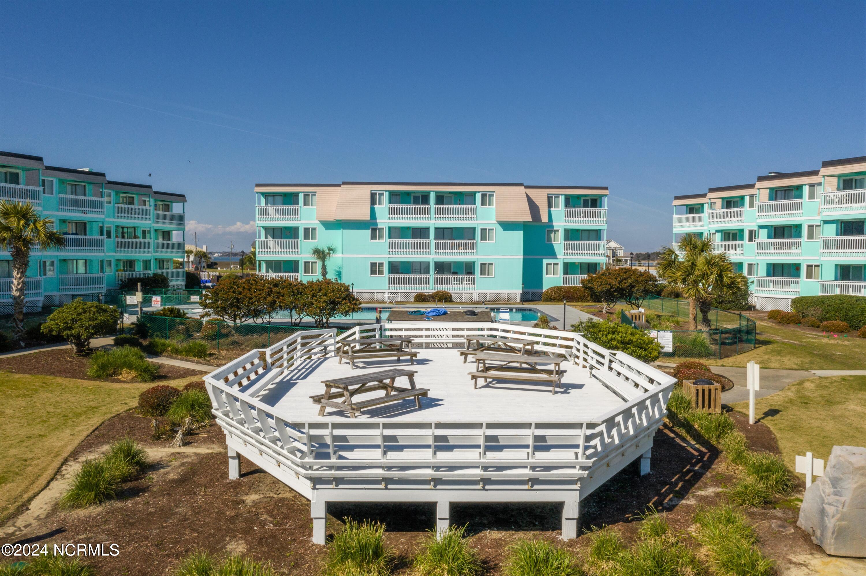 301 Commerce Way Road, 127