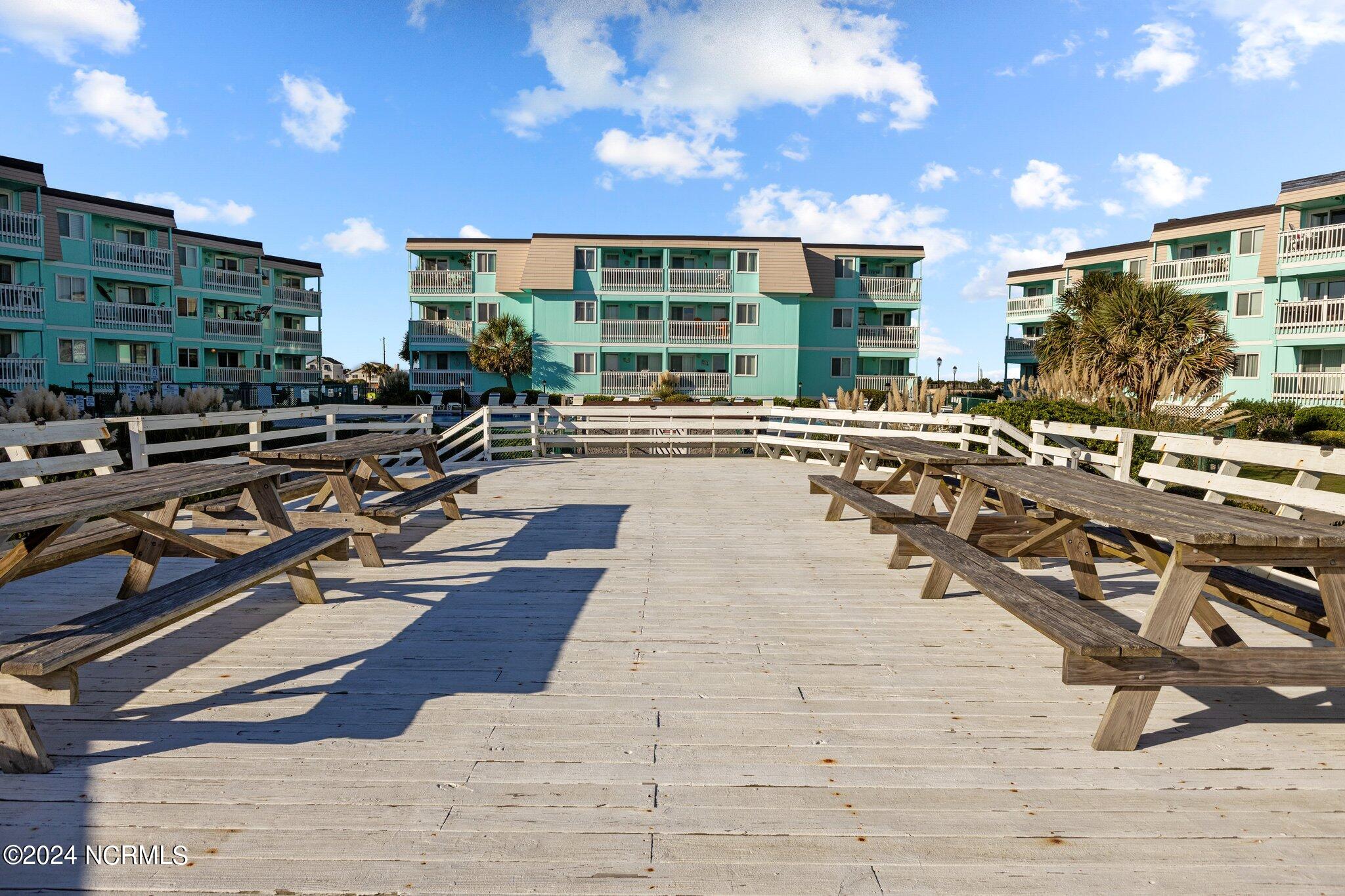 301 Commerce Way Road, 127