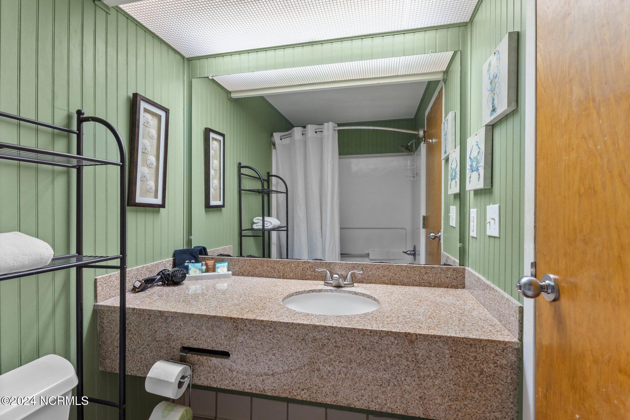 602 W Ft Macon Road, 235