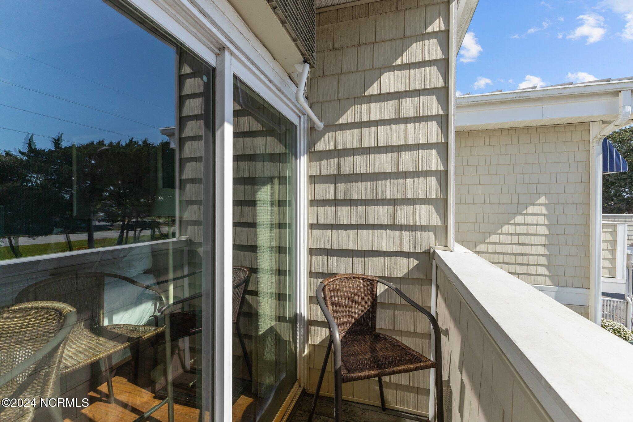 602 W Ft Macon Road, 235