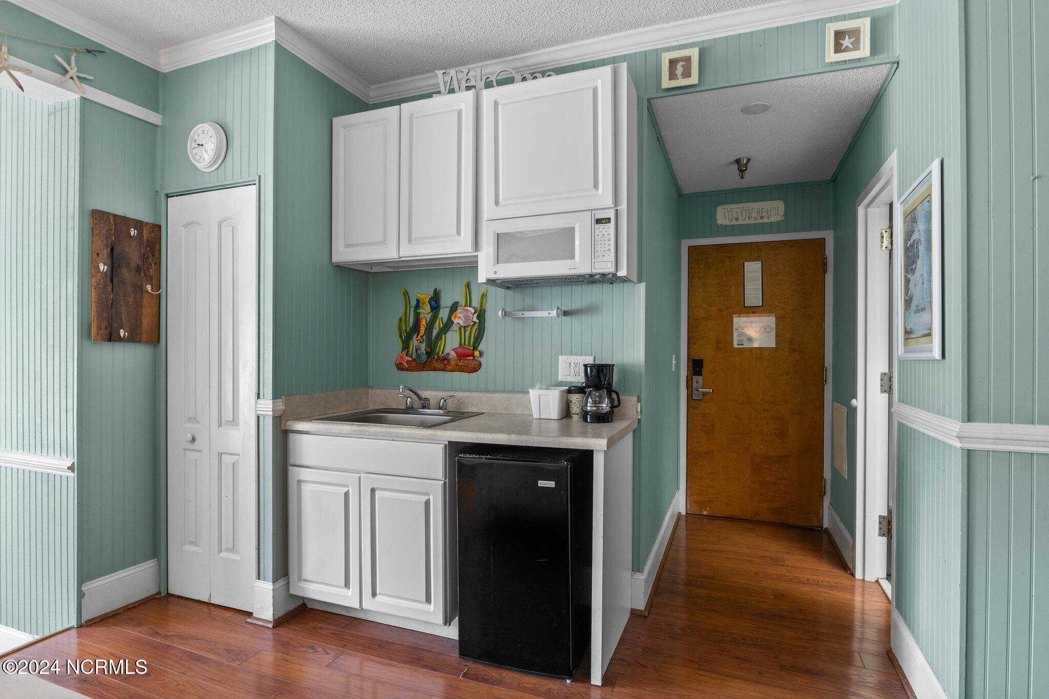 602 W Ft Macon Road, 235