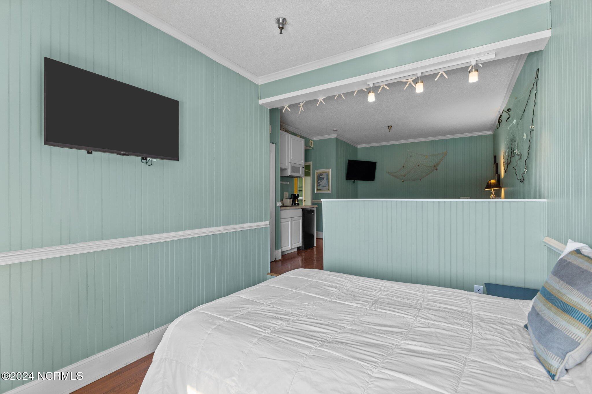 602 W Ft Macon Road, 235