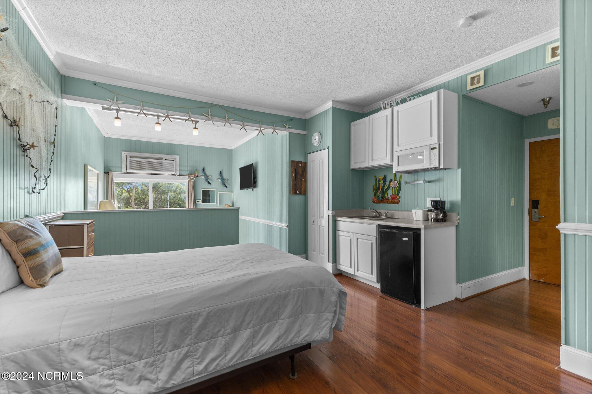 602 W Ft Macon Road, 235