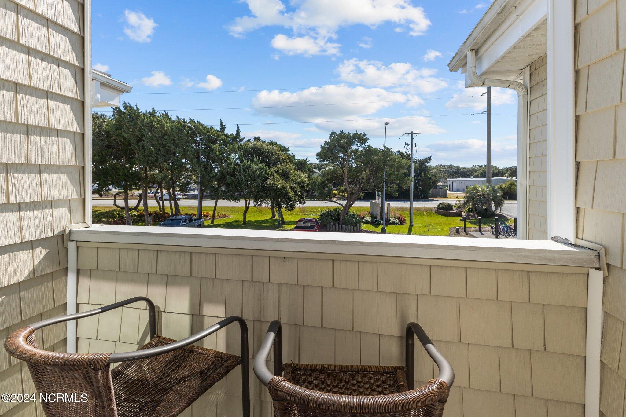 602 W Ft Macon Road, 235