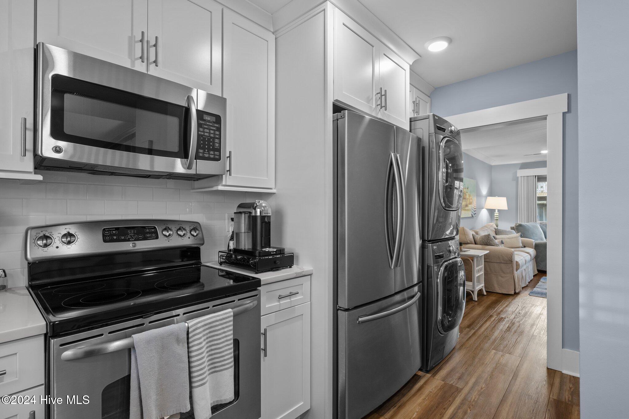 283 Salter Path Road, 100