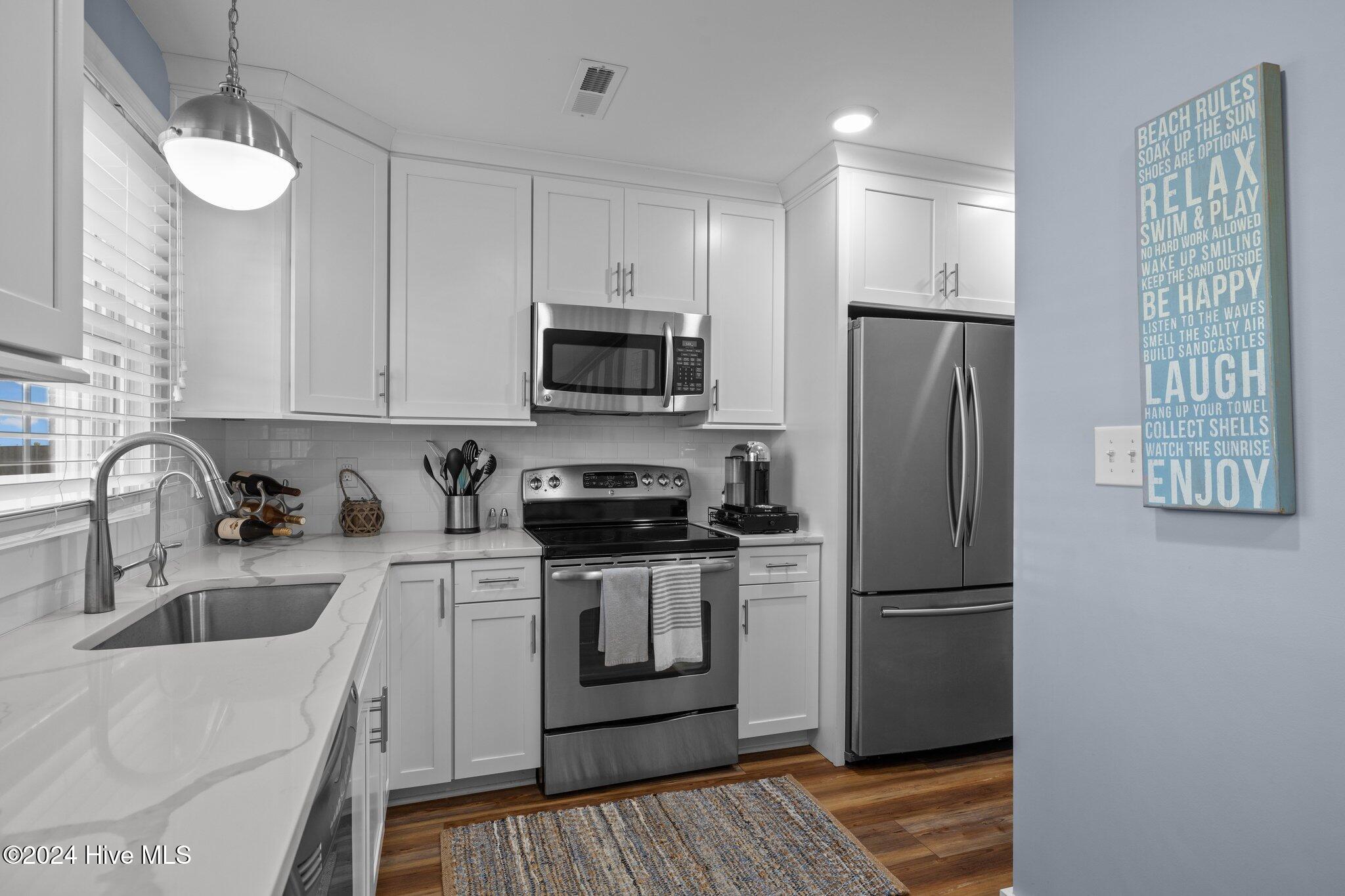 283 Salter Path Road, 100