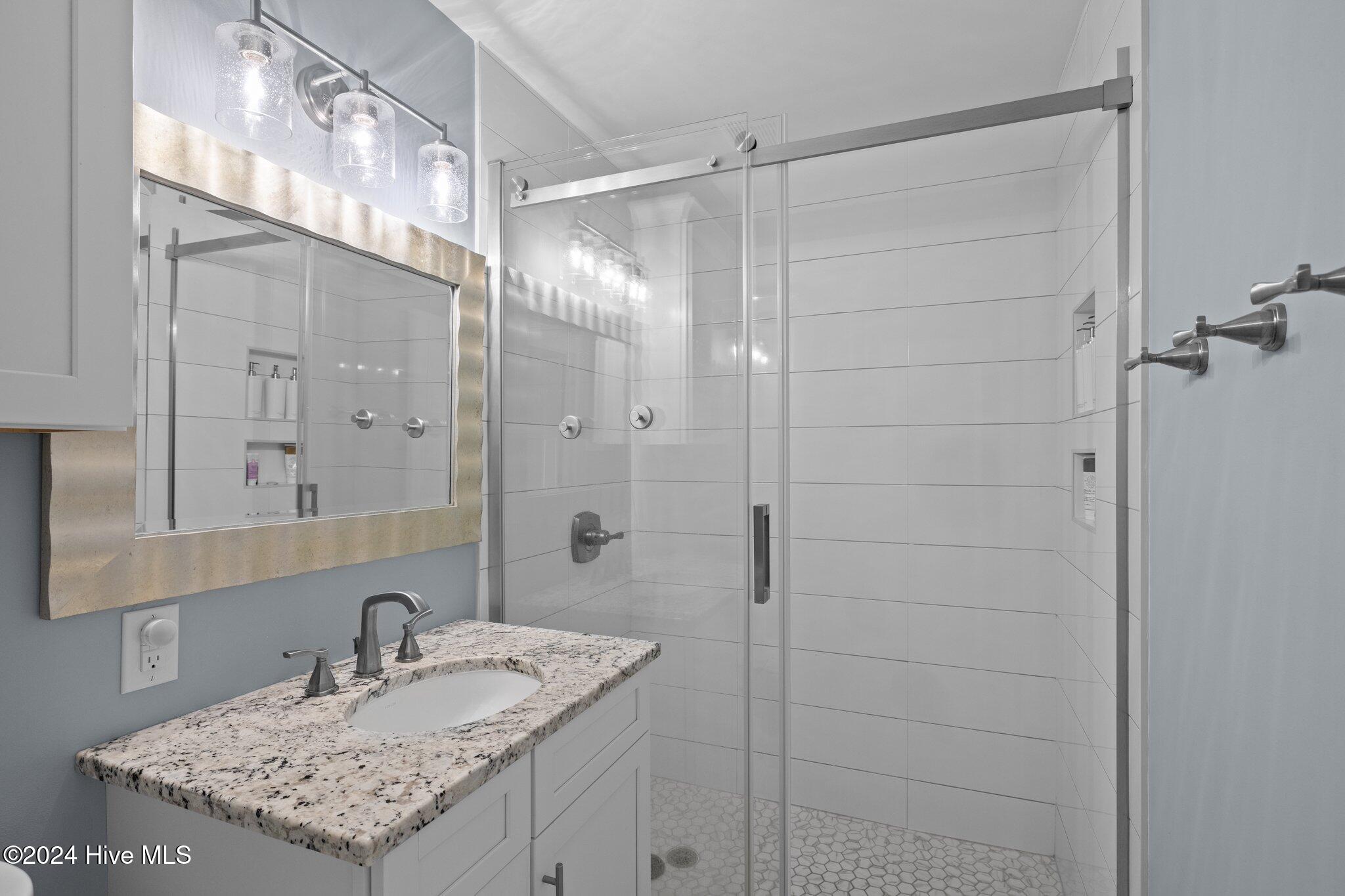 283 Salter Path Road, 100