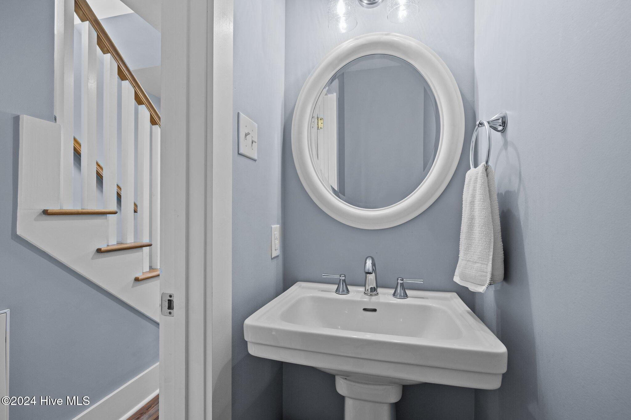 283 Salter Path Road, 100