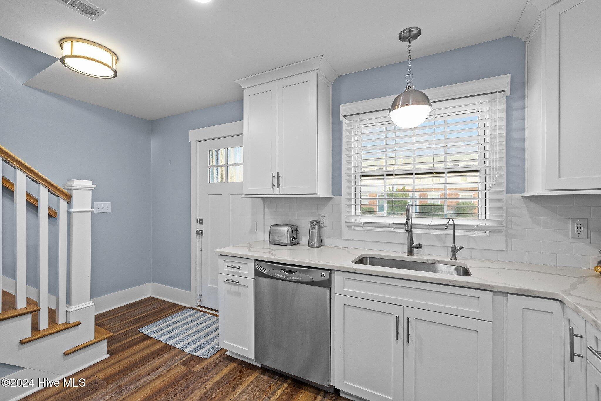 283 Salter Path Road, 100