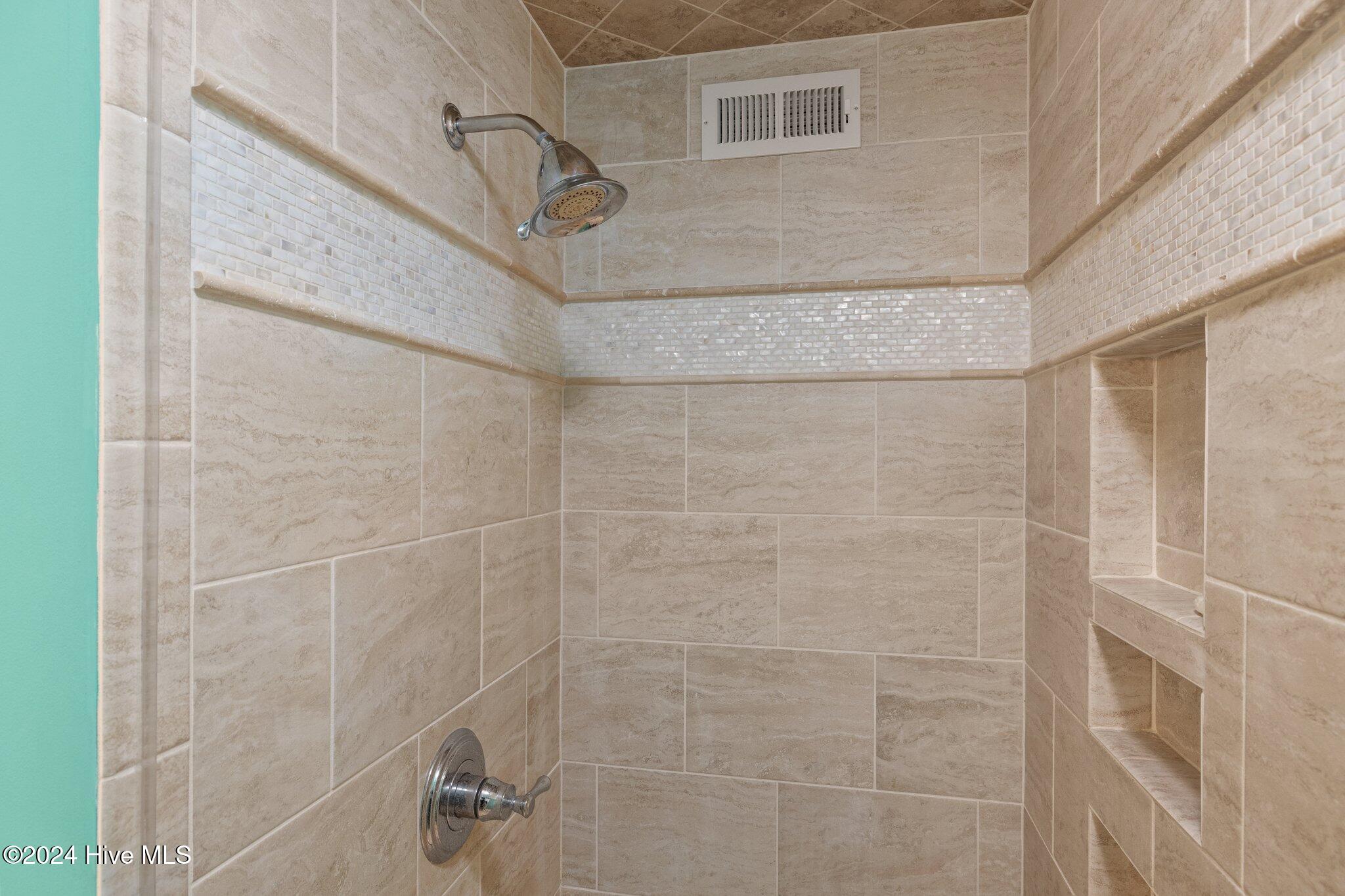 2402 W Fort Macon Road, 206-G