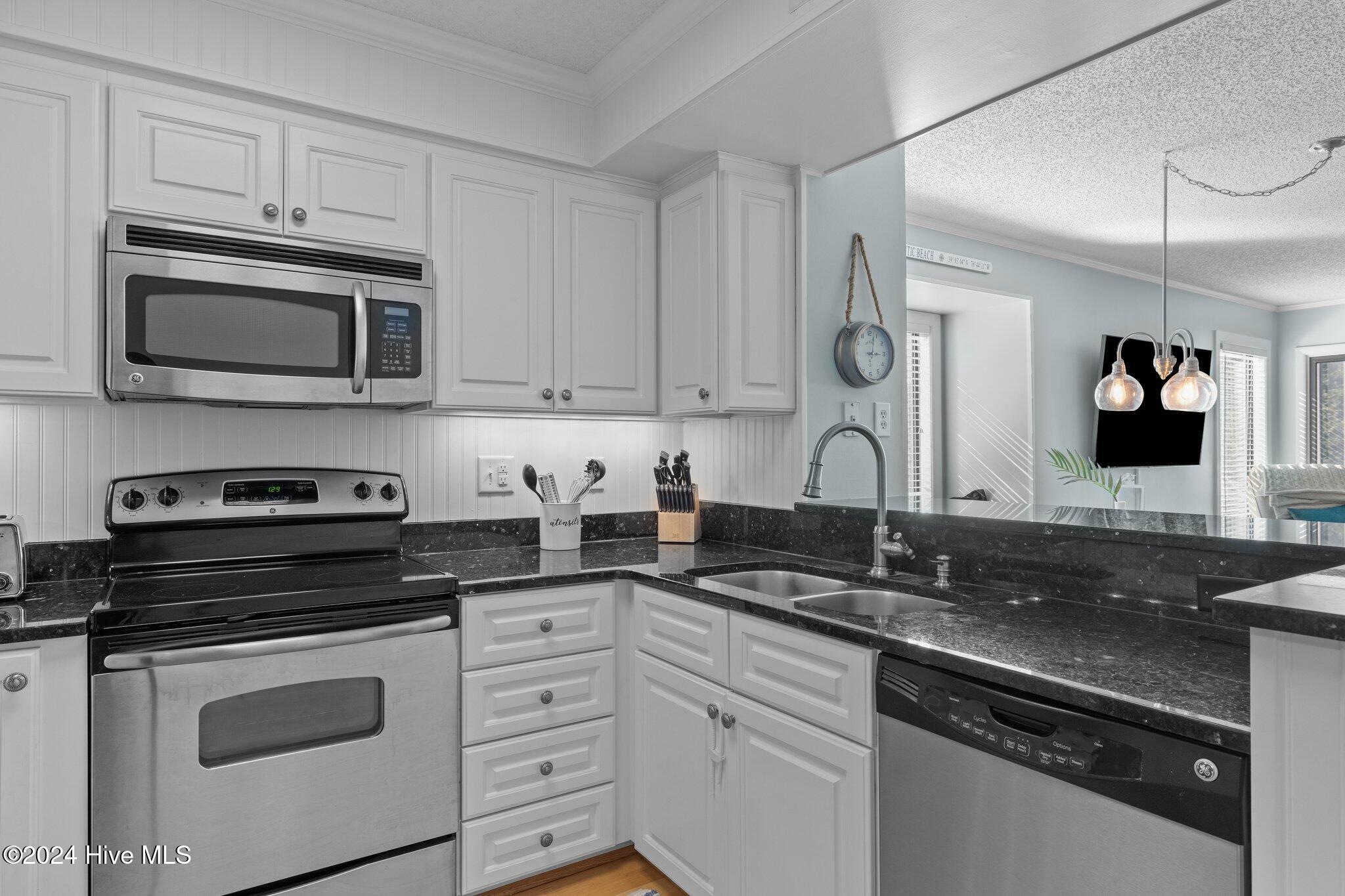 2402 W Fort Macon Road, 206-G