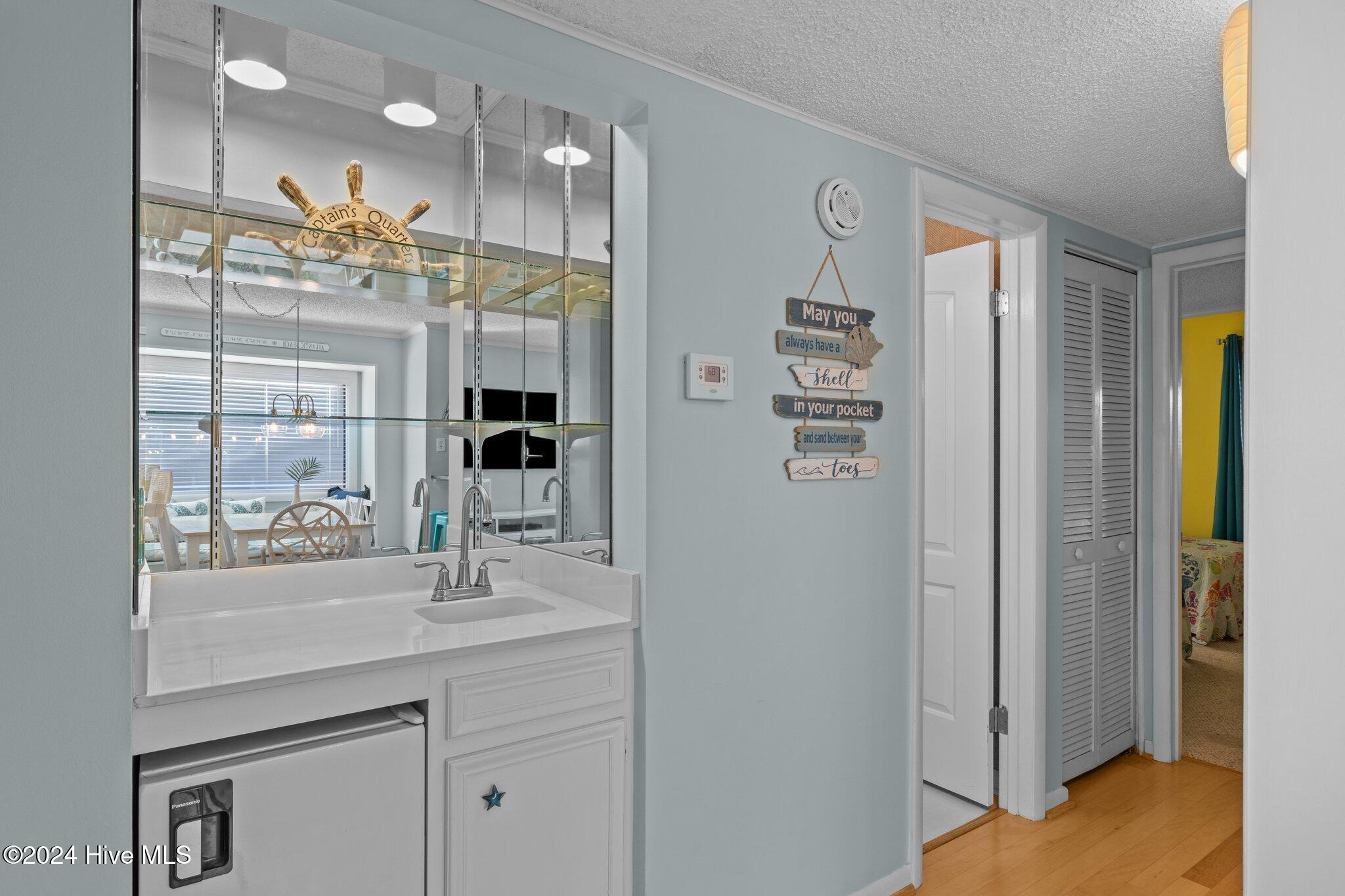 2402 W Fort Macon Road, 206-G