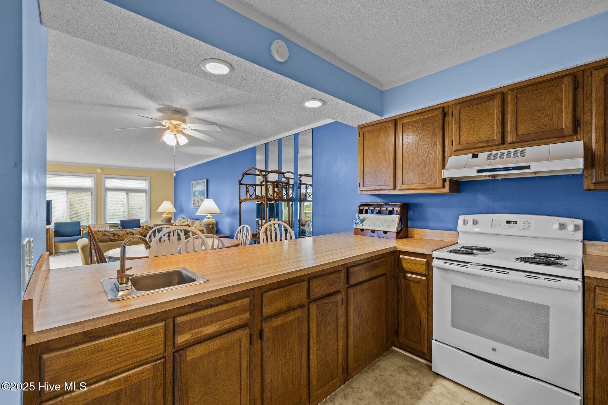 650 Salter Path Road, 313