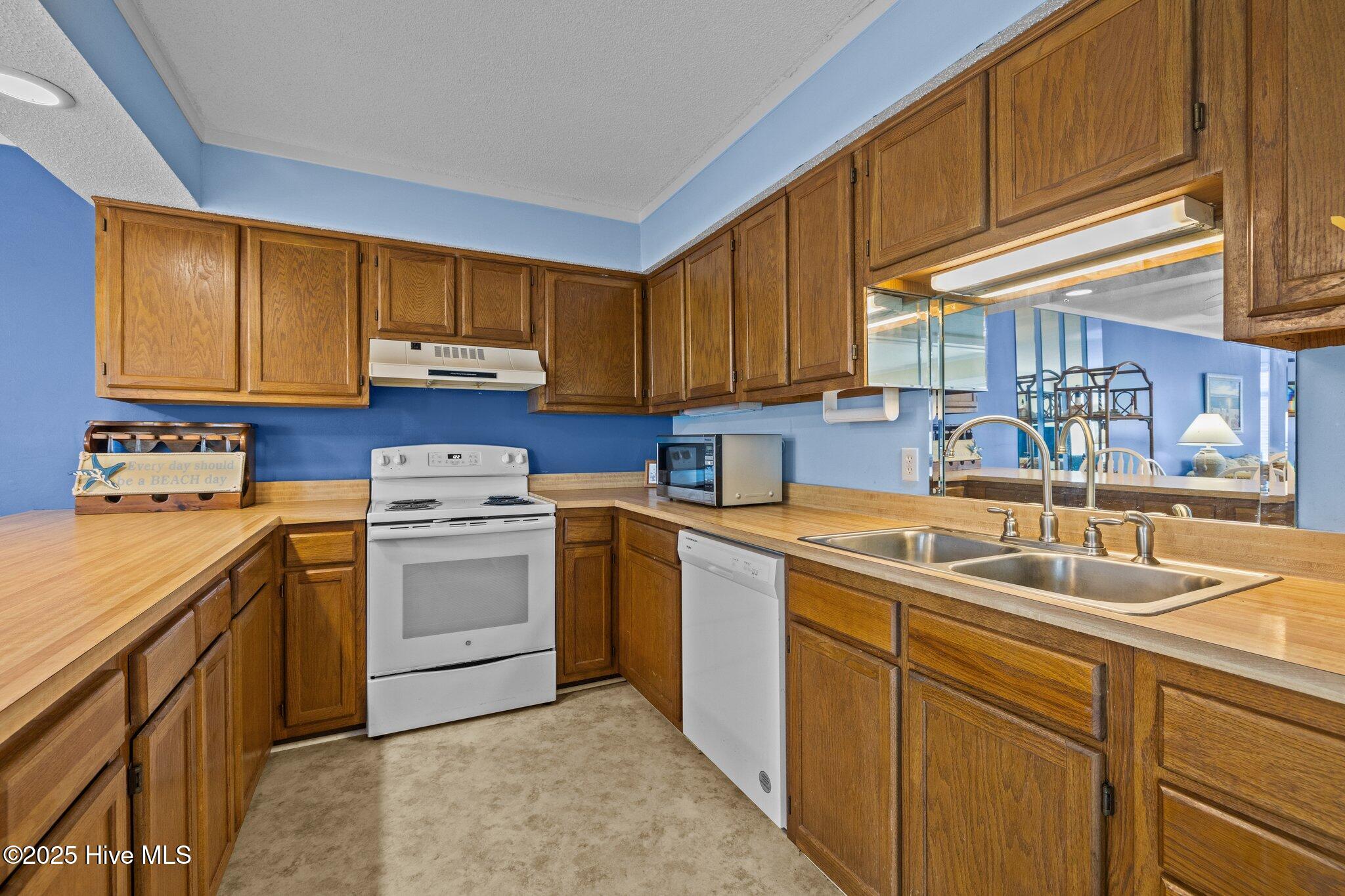 650 Salter Path Road, 313