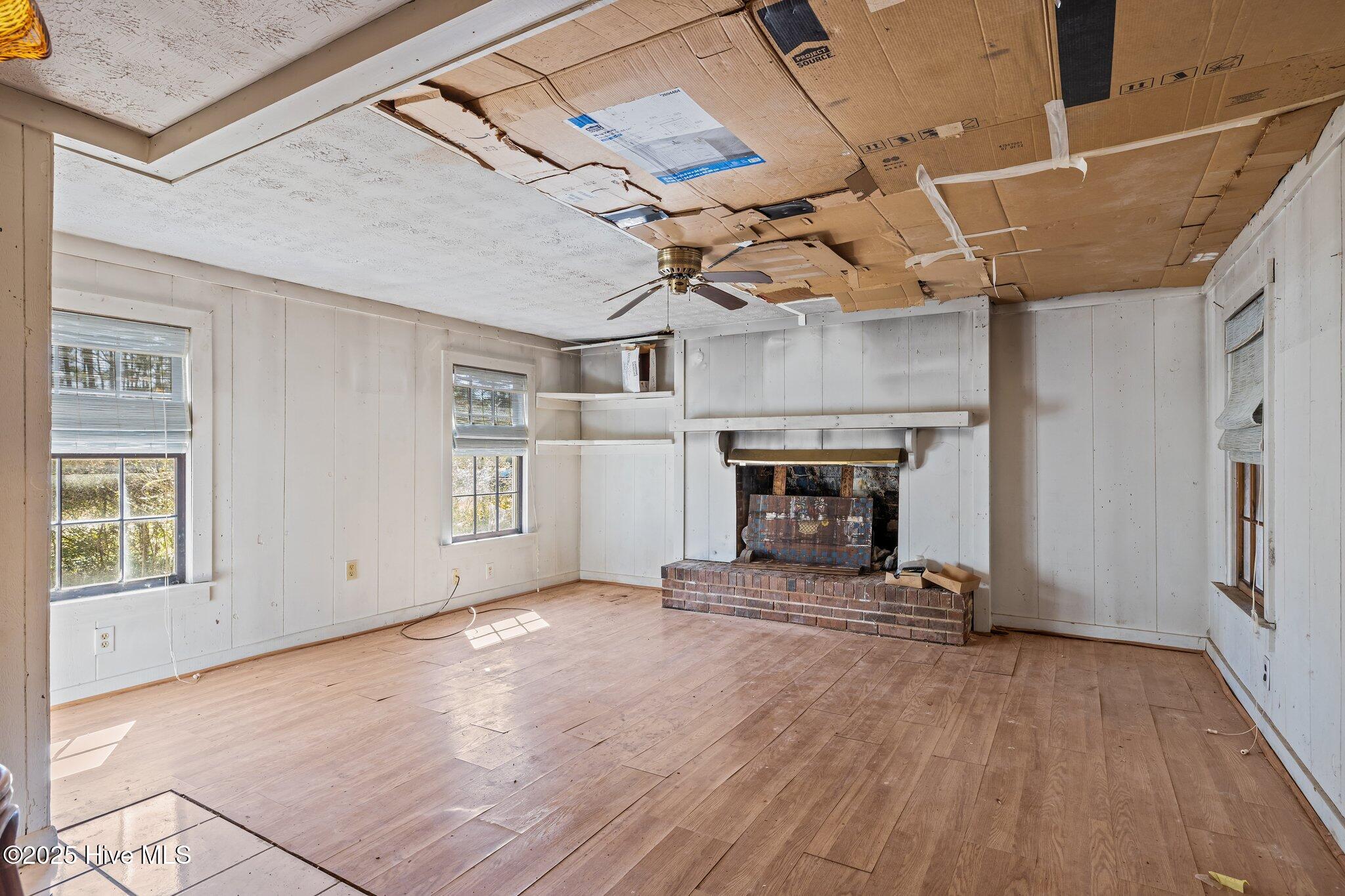 123 Sherwood Boulevard