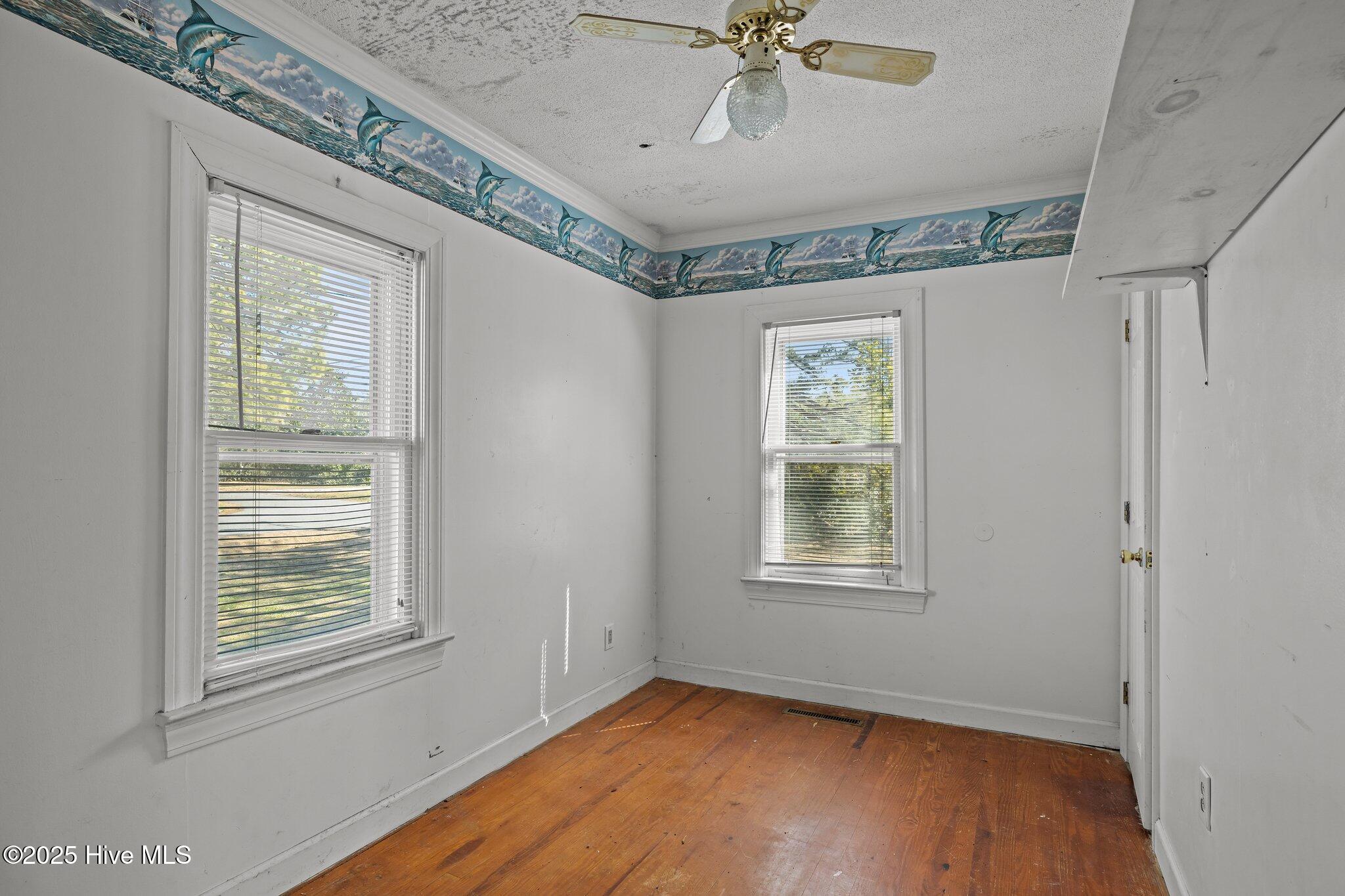 123 Sherwood Boulevard