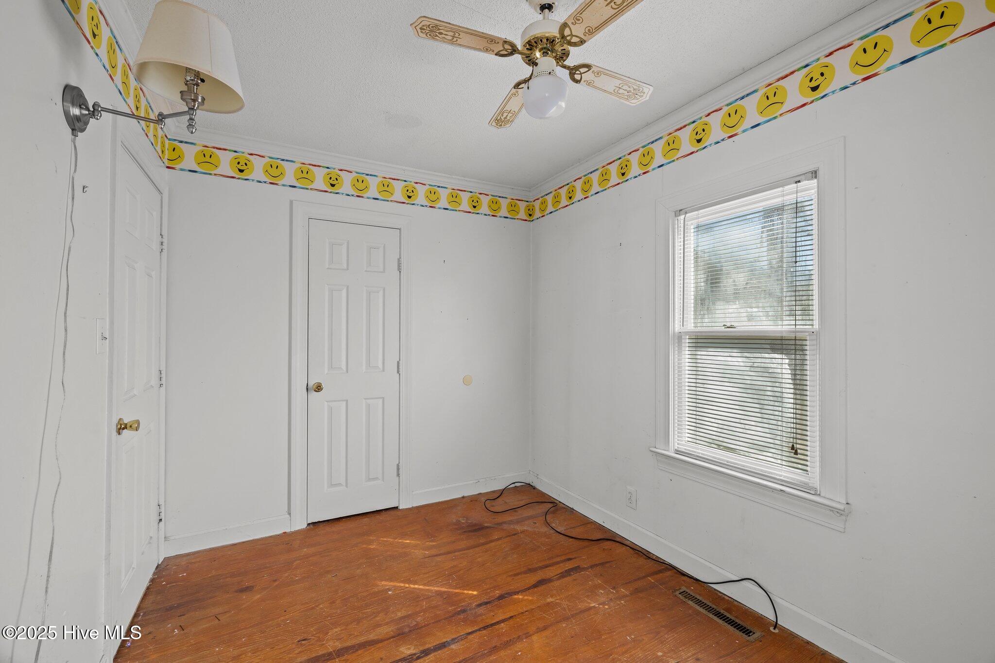 123 Sherwood Boulevard