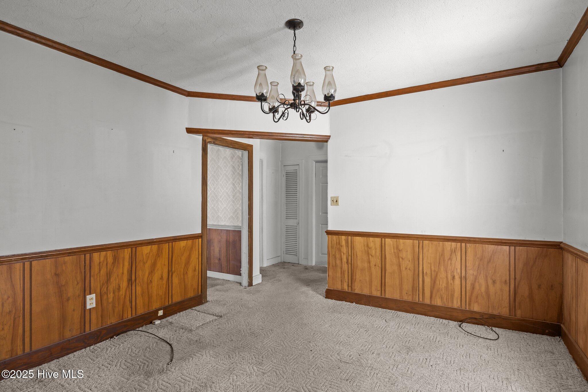 123 Sherwood Boulevard