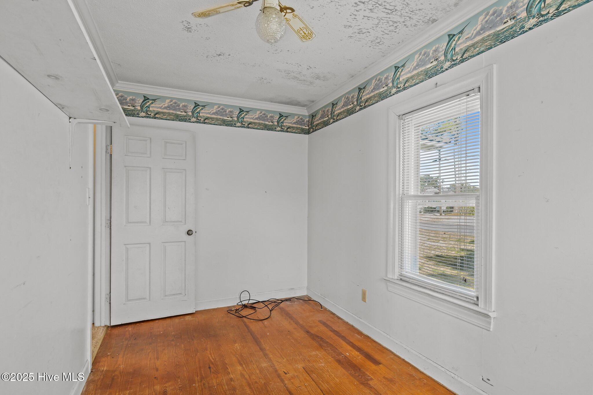123 Sherwood Boulevard