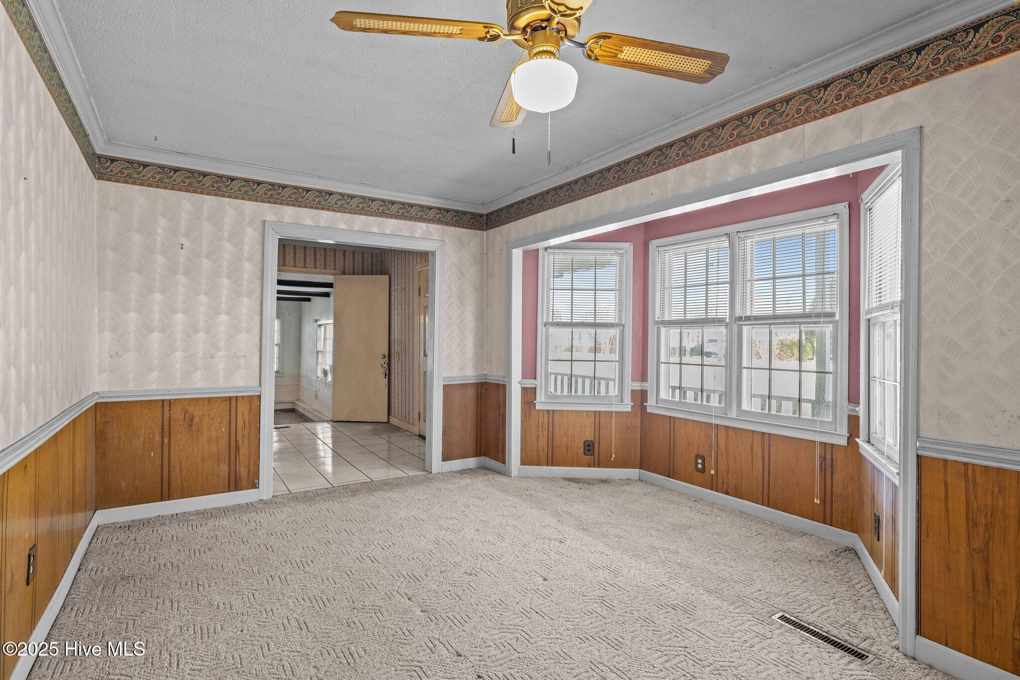 123 Sherwood Boulevard