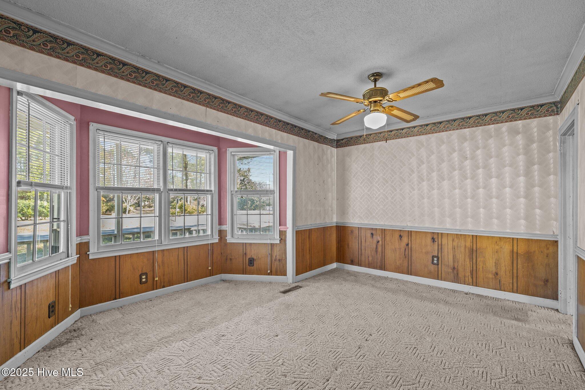 123 Sherwood Boulevard