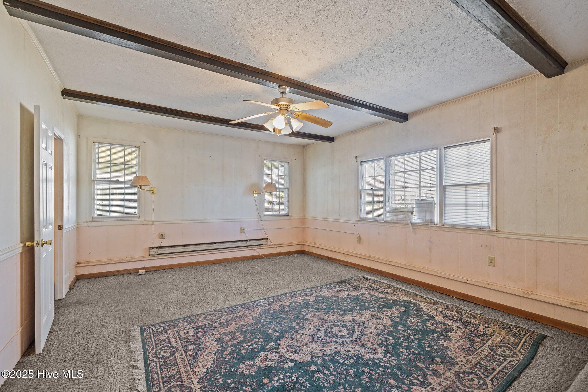 123 Sherwood Boulevard