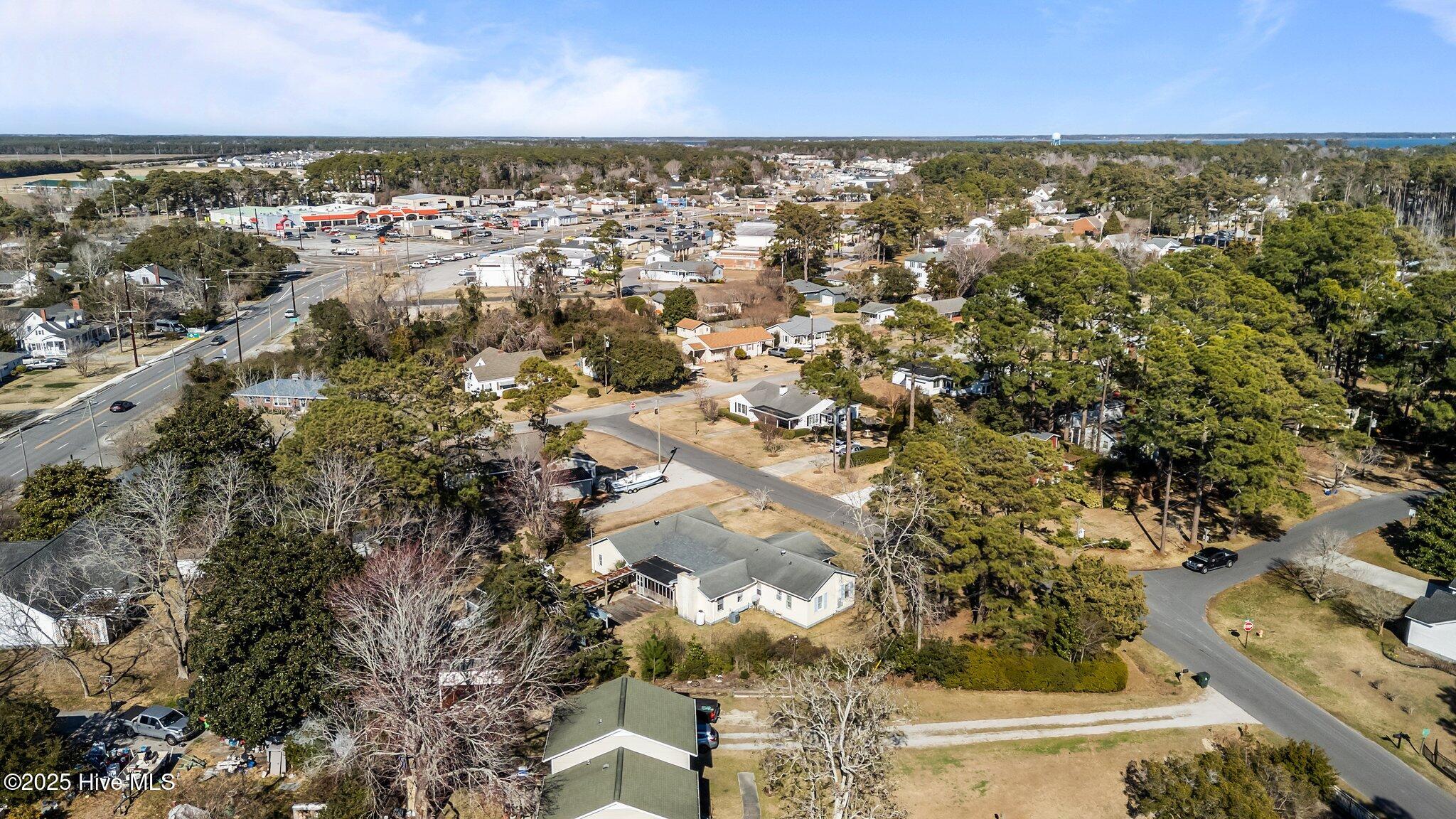 123 Sherwood Boulevard