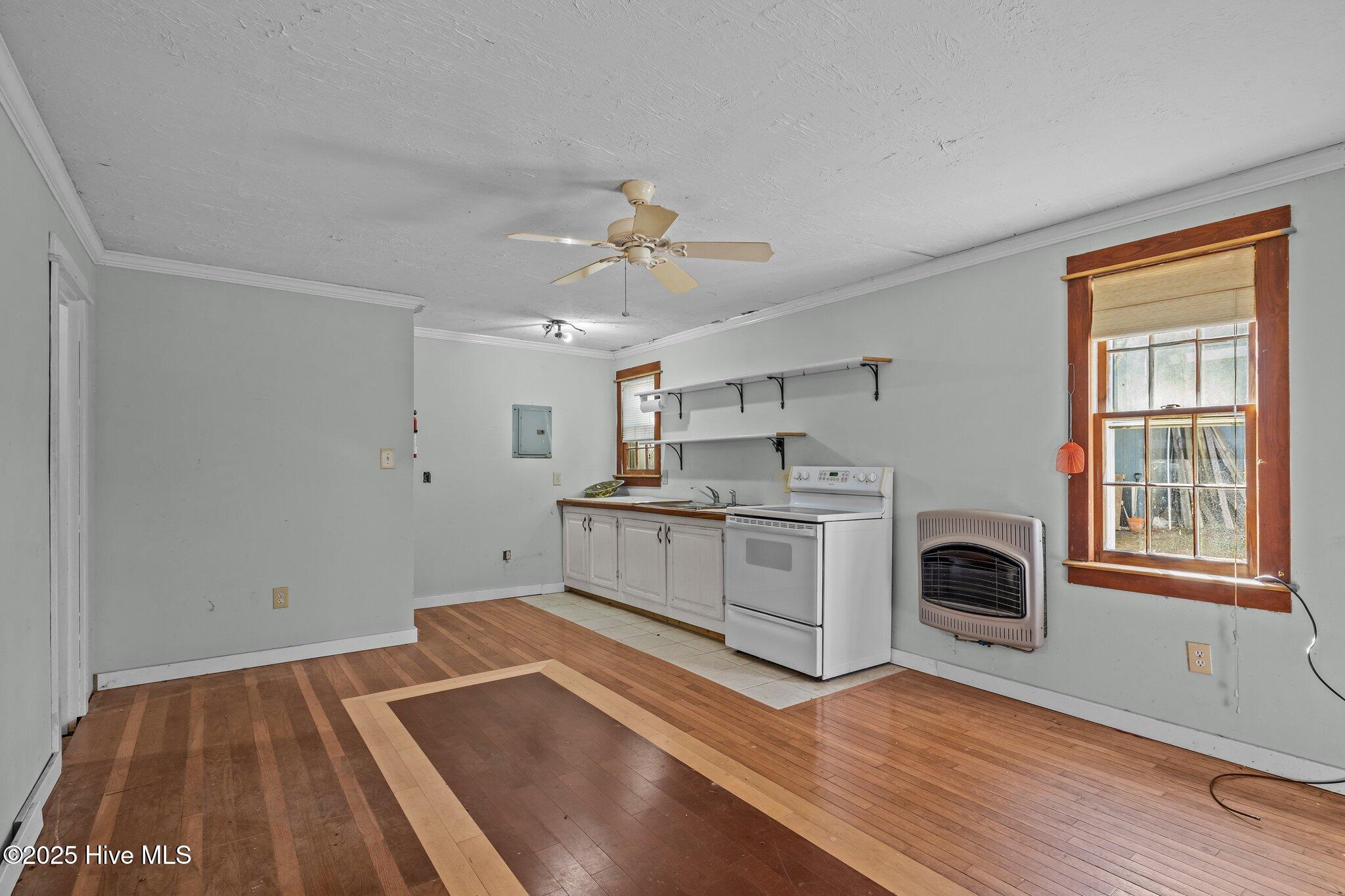 123 Sherwood Boulevard