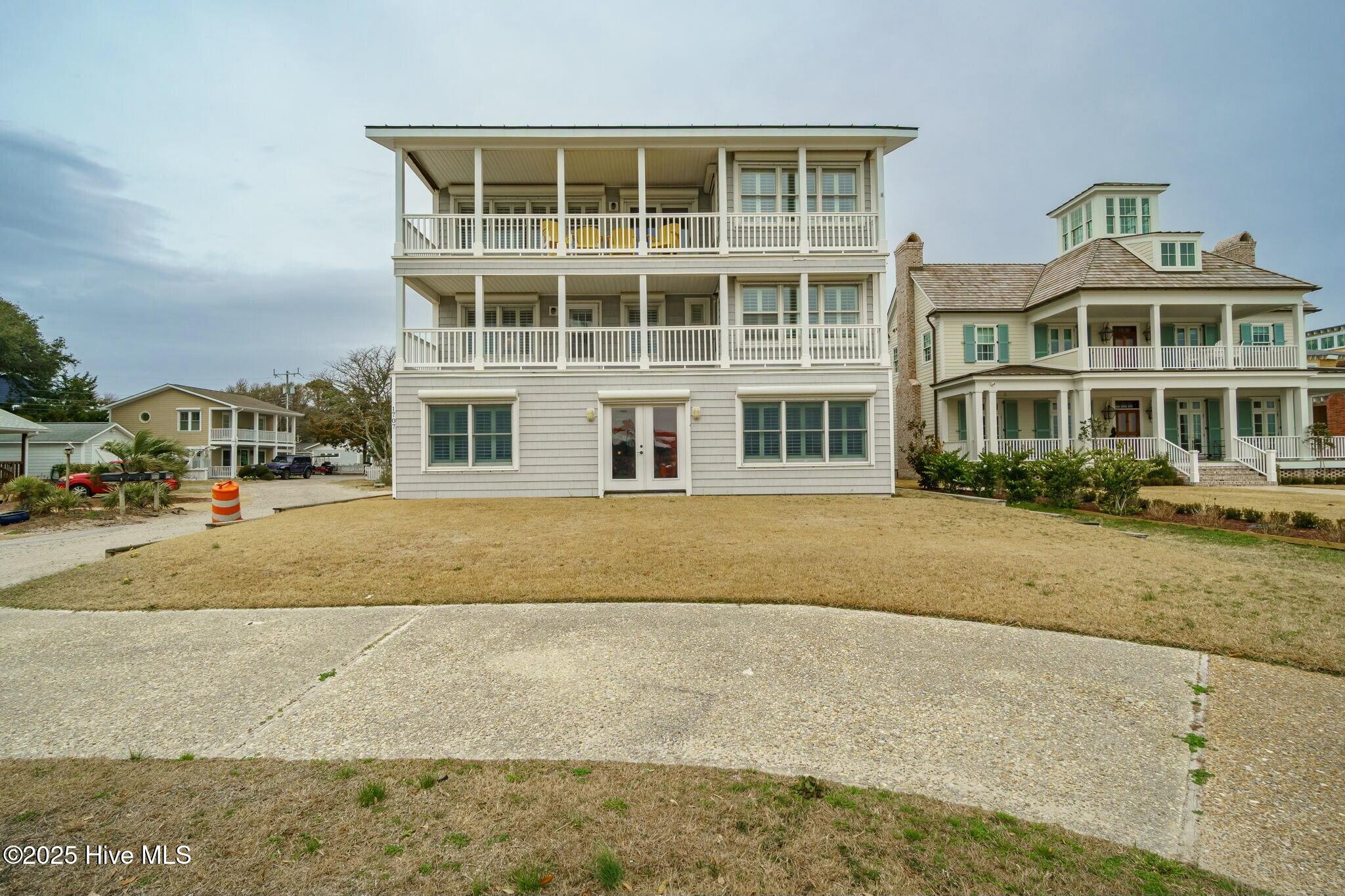 1707 Front Street