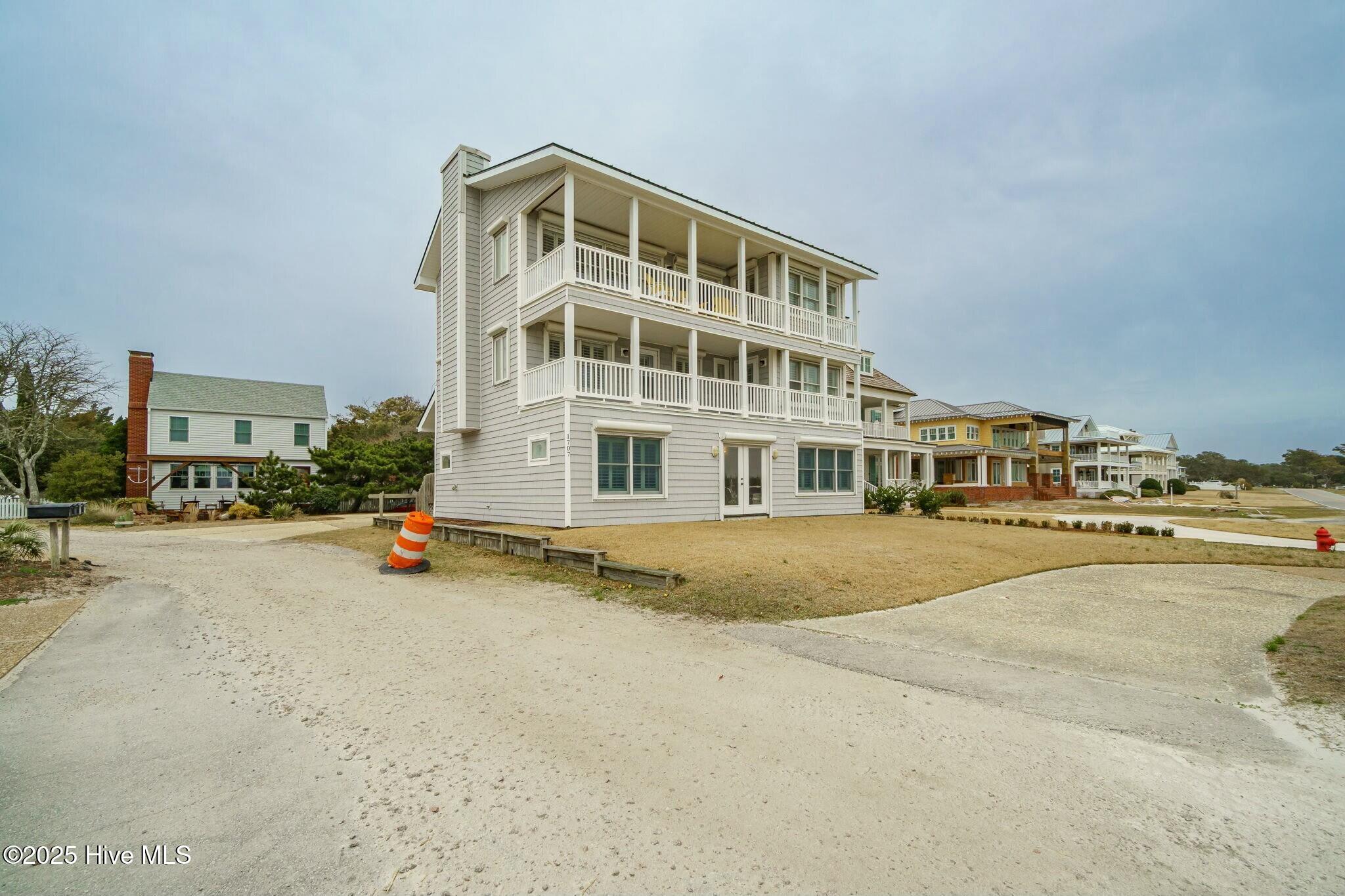 1707 Front Street