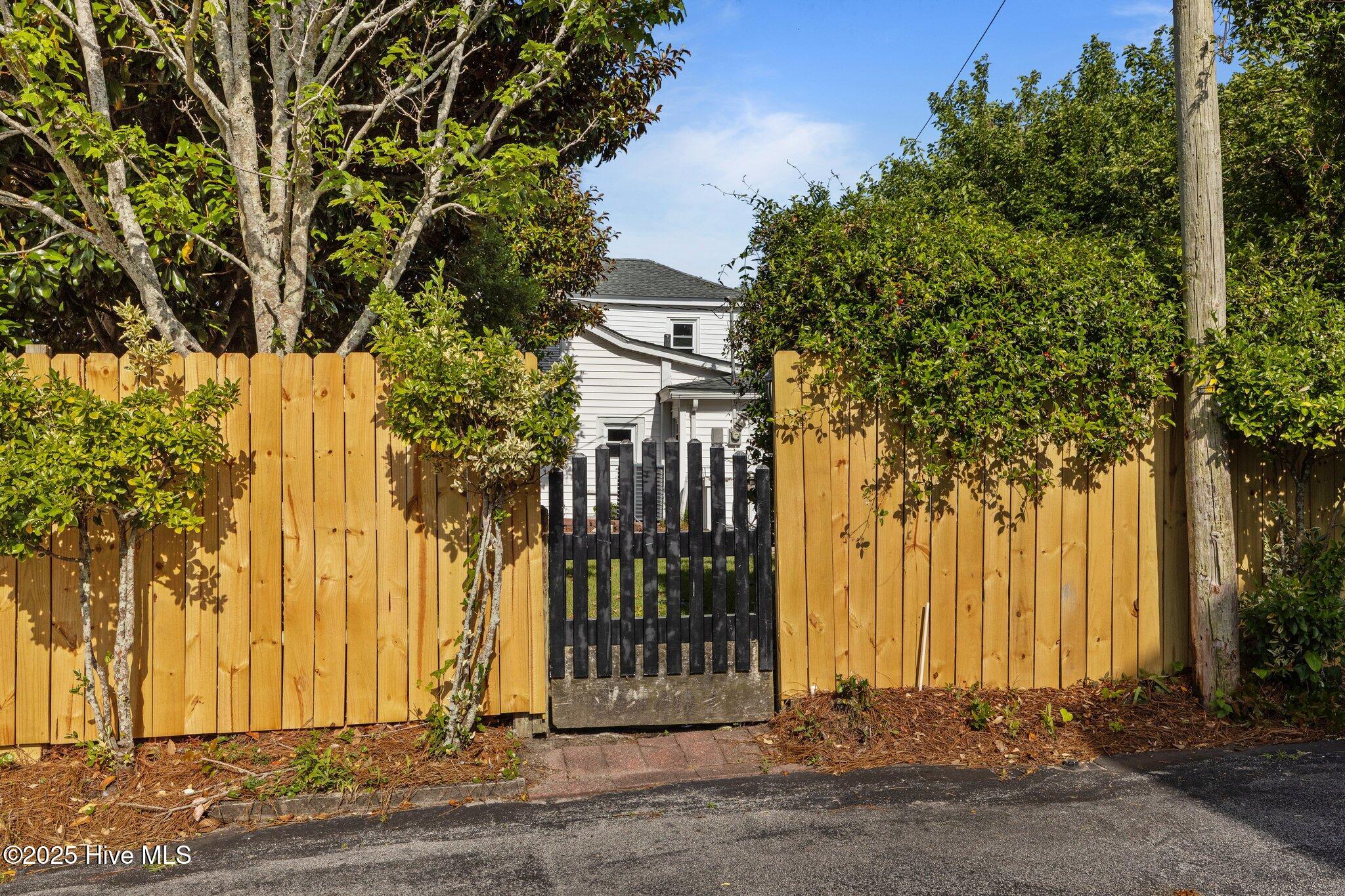 209 N 8th Street