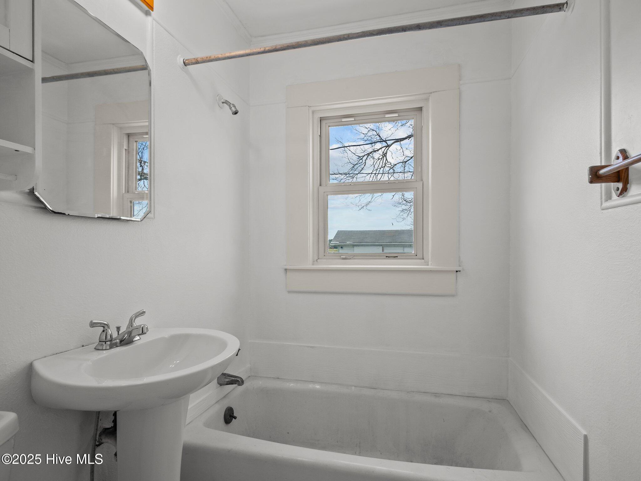 489 Newport Loop Road