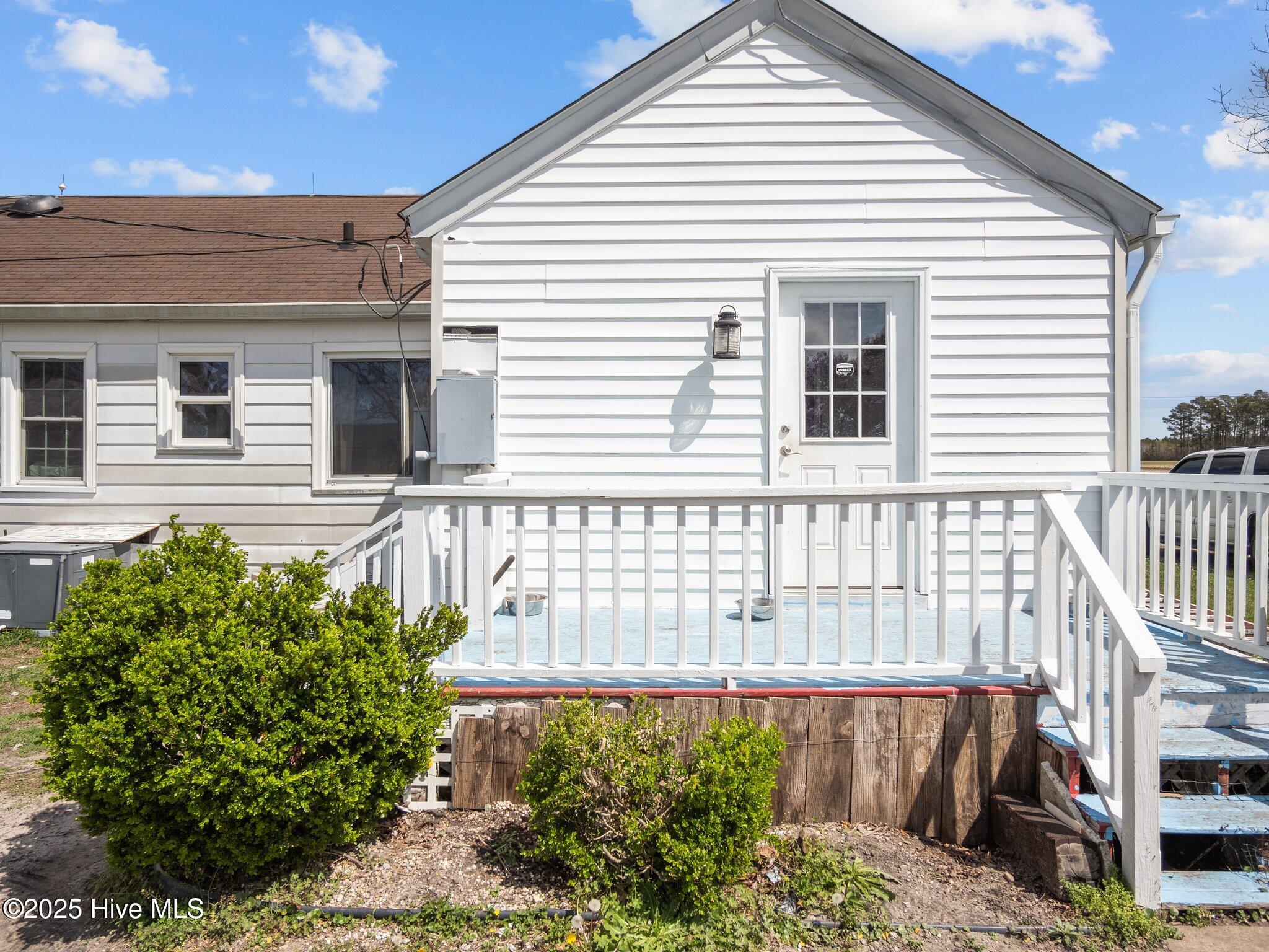 489 Newport Loop Road