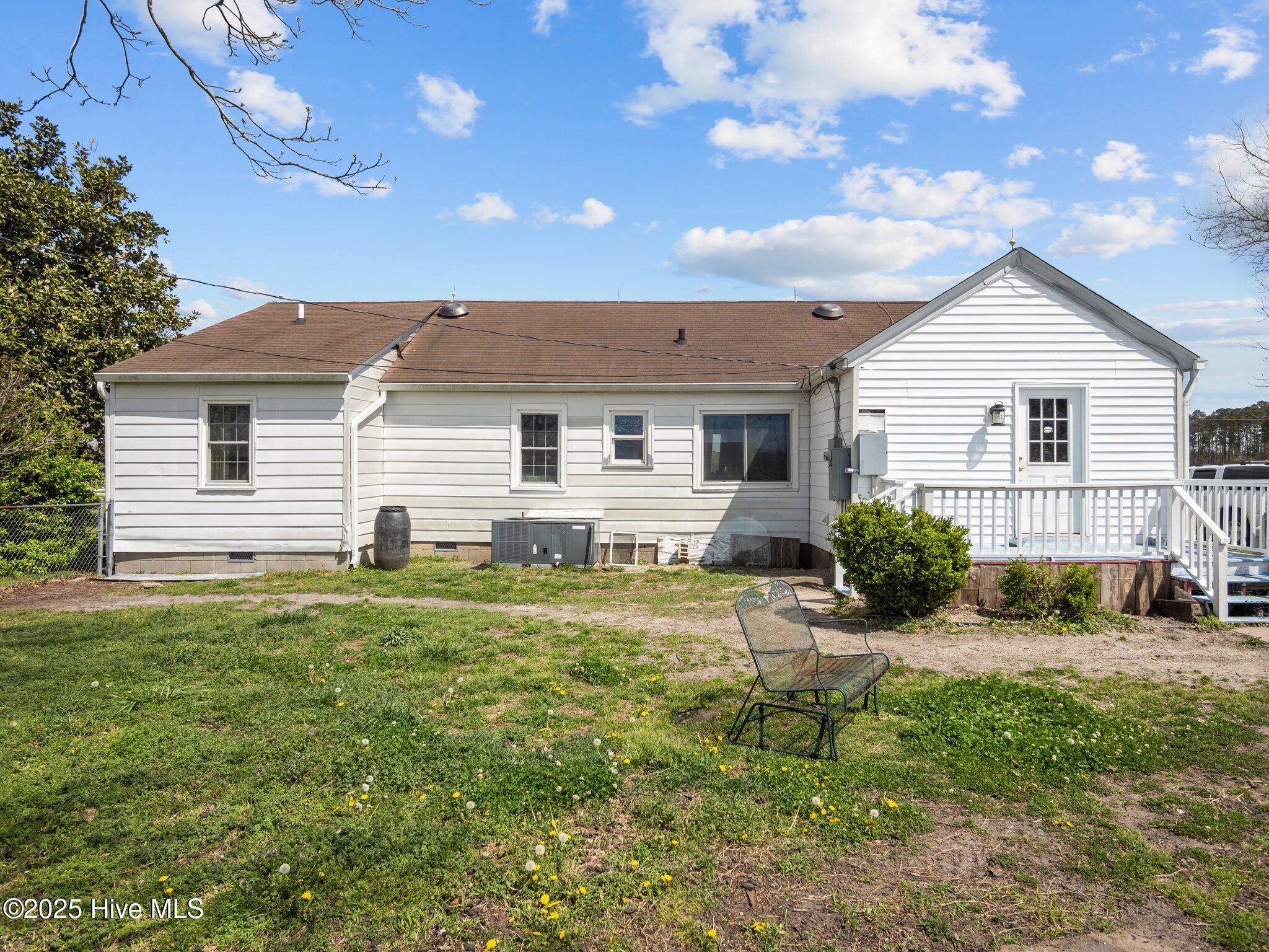 489 Newport Loop Road
