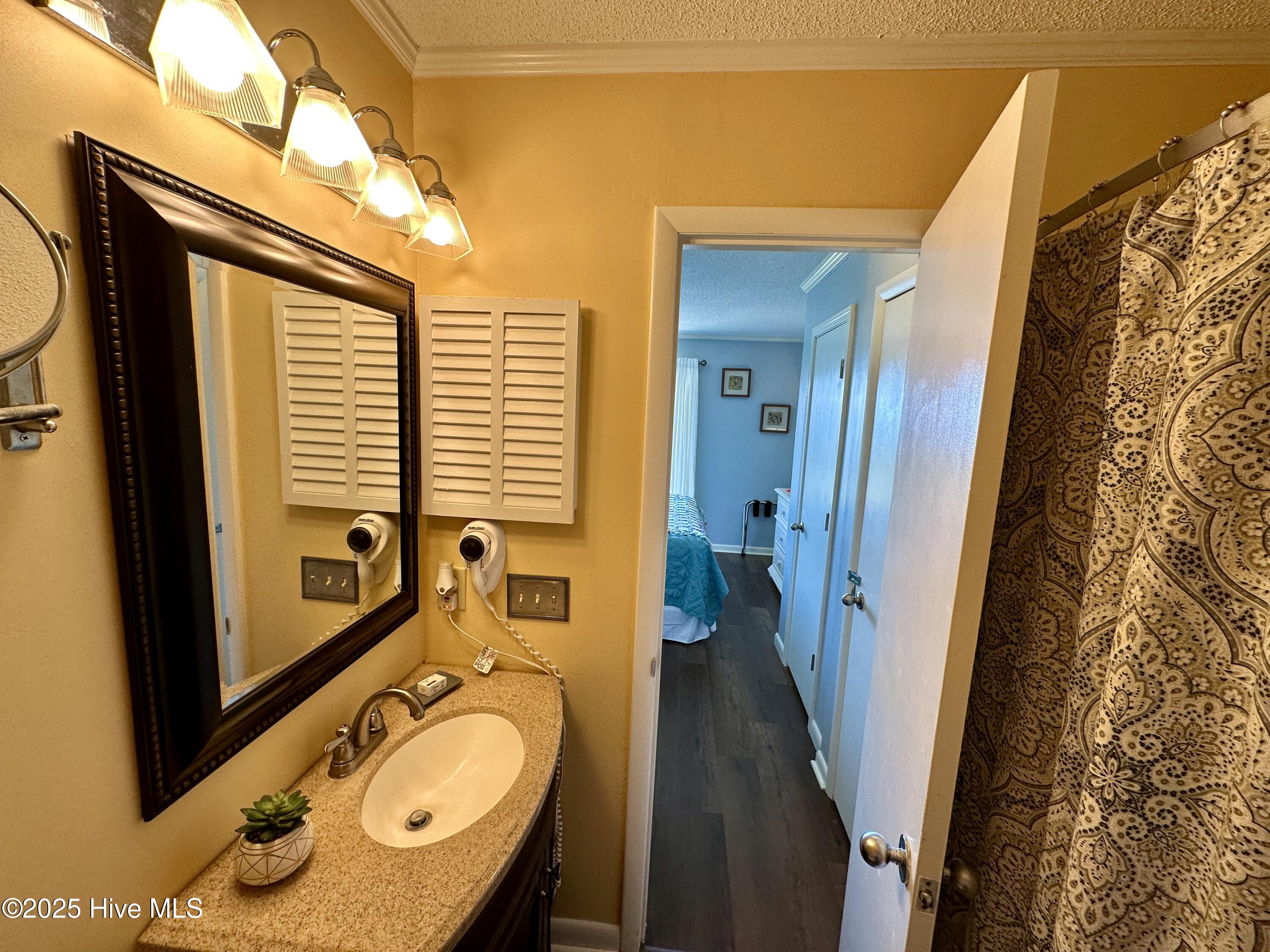 2509 W Fort Macon Road, 302-B