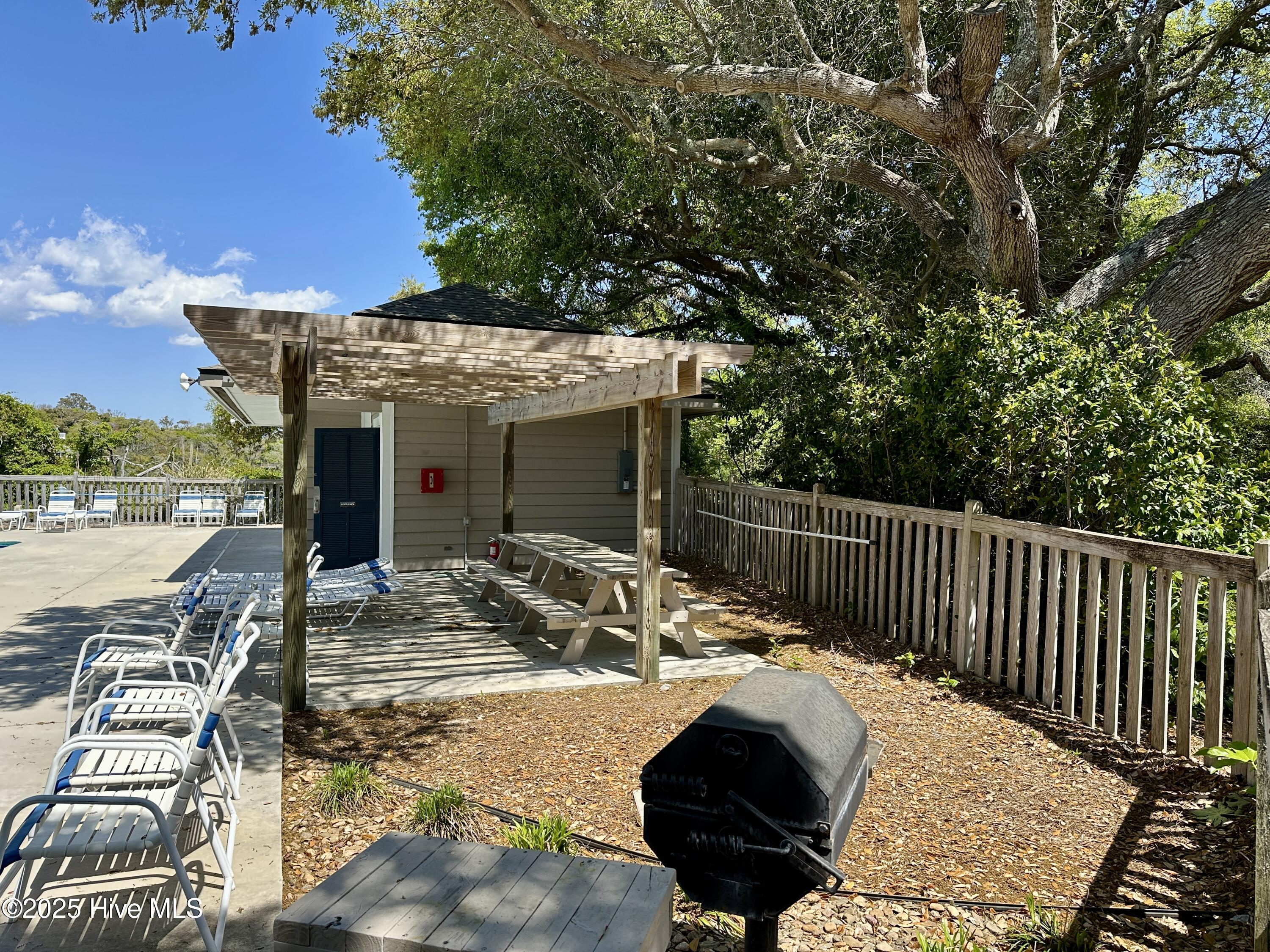 2509 W Fort Macon Road, 302-B