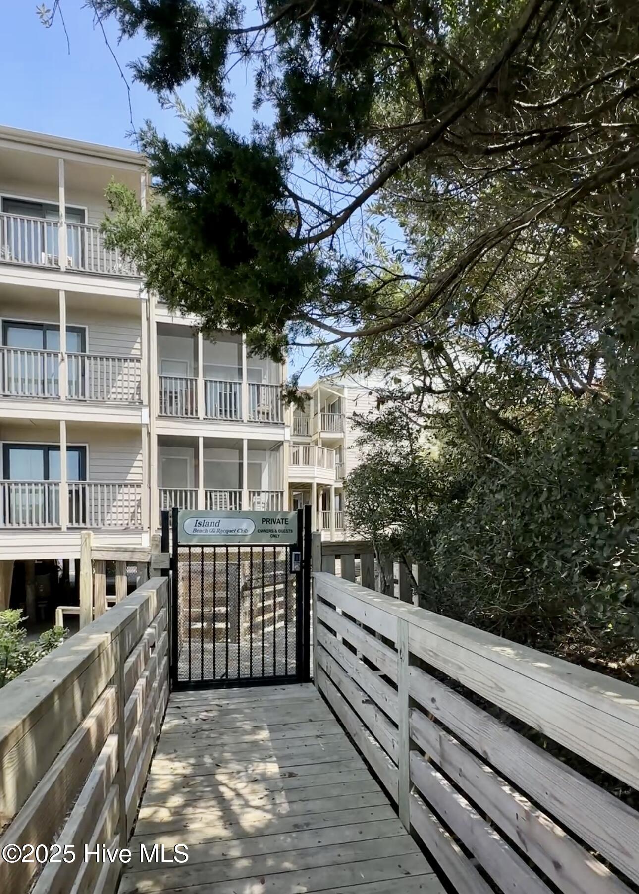 2509 W Fort Macon Road, 302-B