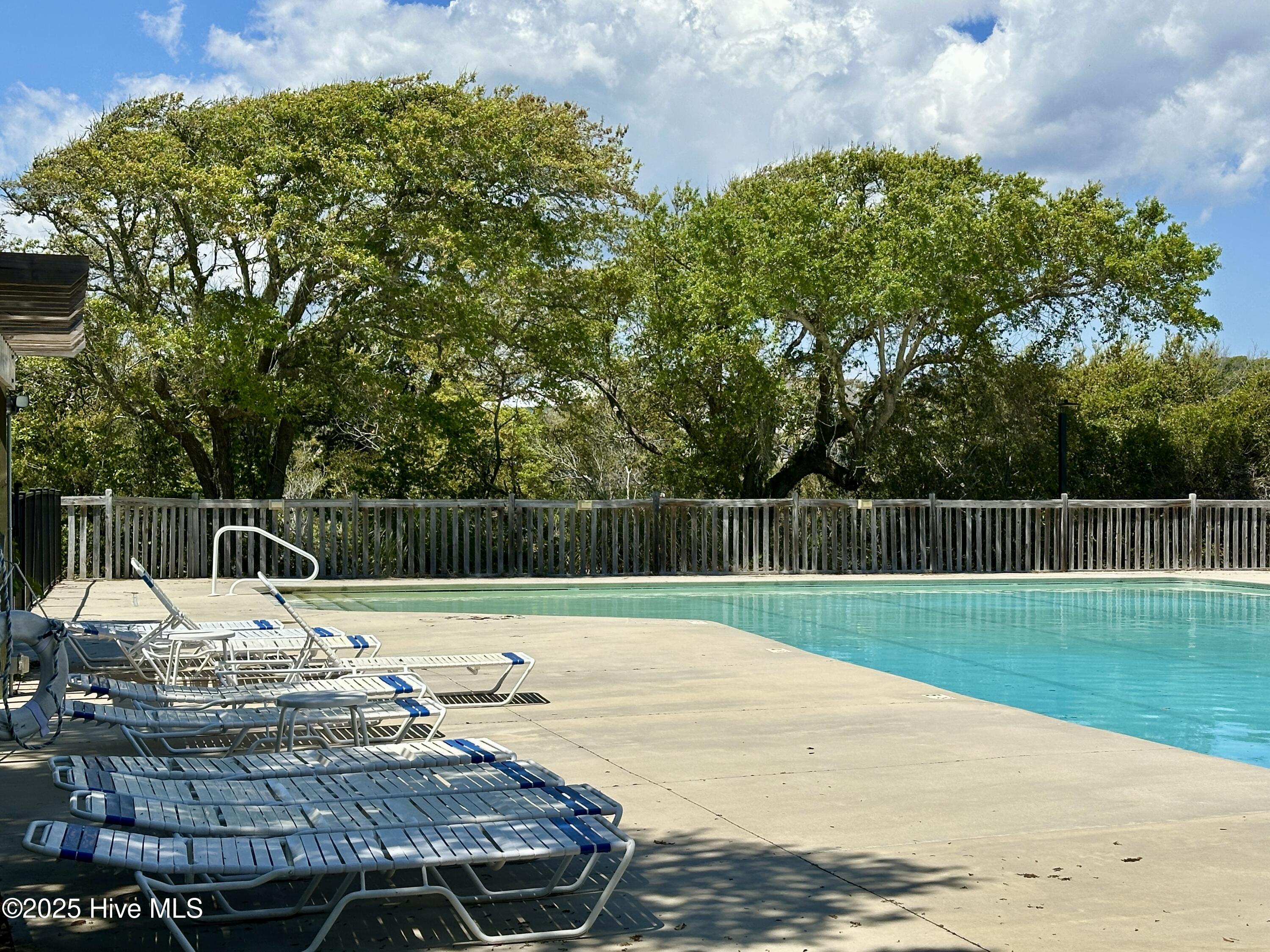 2509 W Fort Macon Road, 302-B