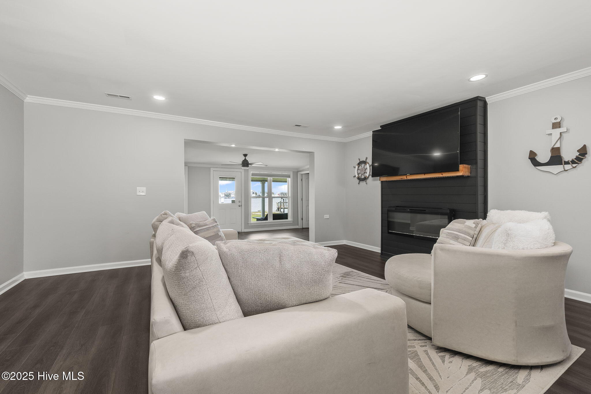 145 Bayview Boulevard