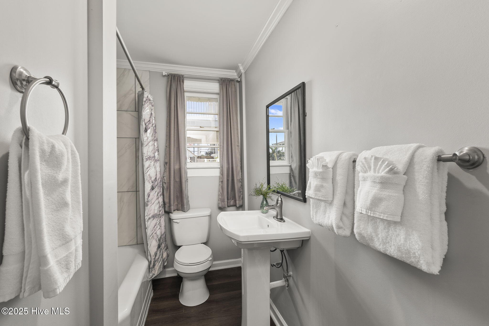 145 Bayview Boulevard