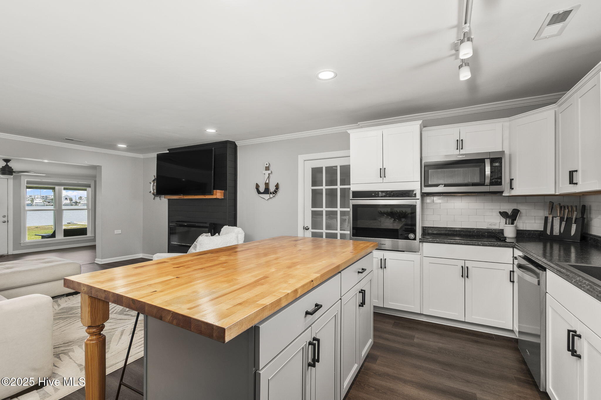 145 Bayview Boulevard