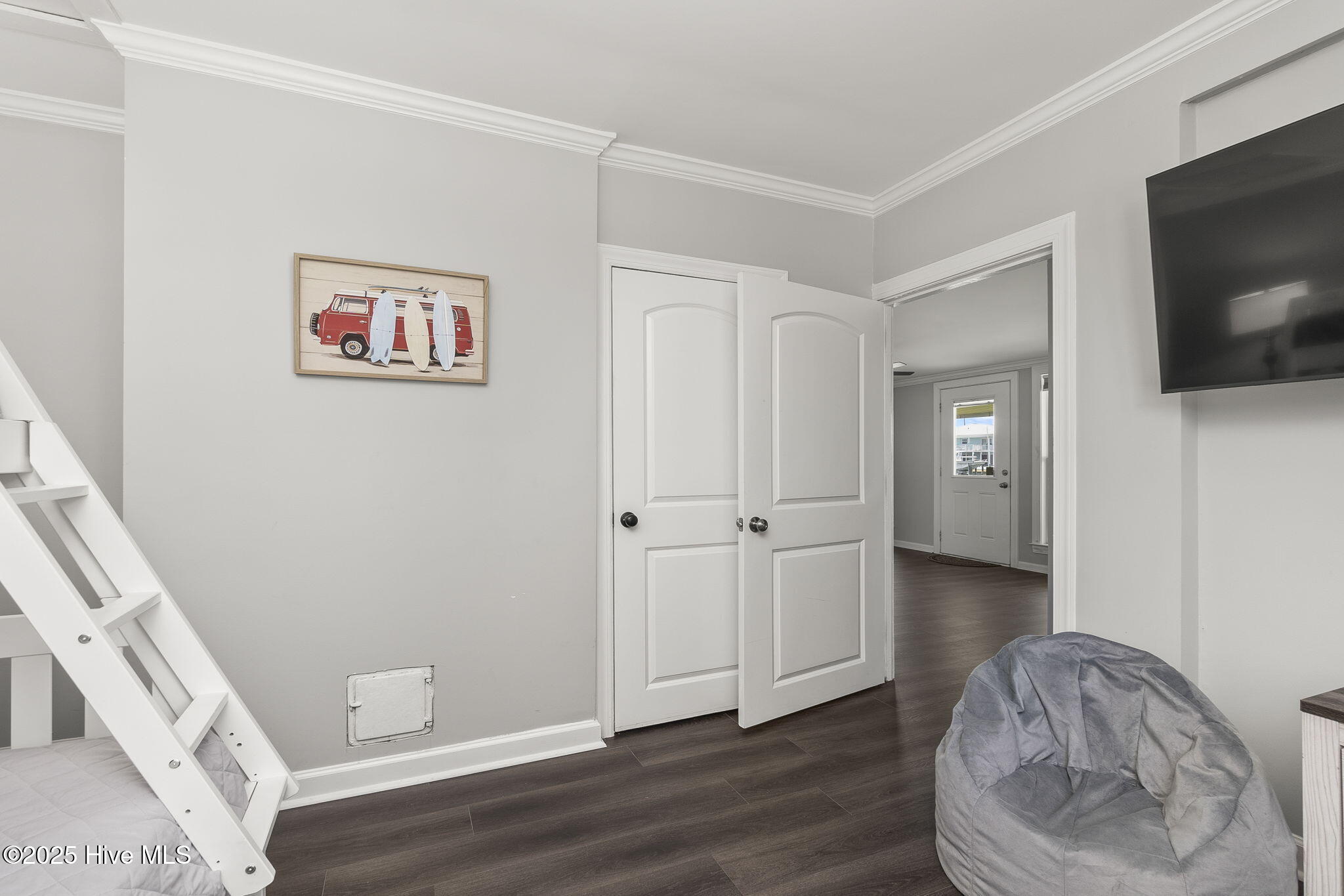 145 Bayview Boulevard