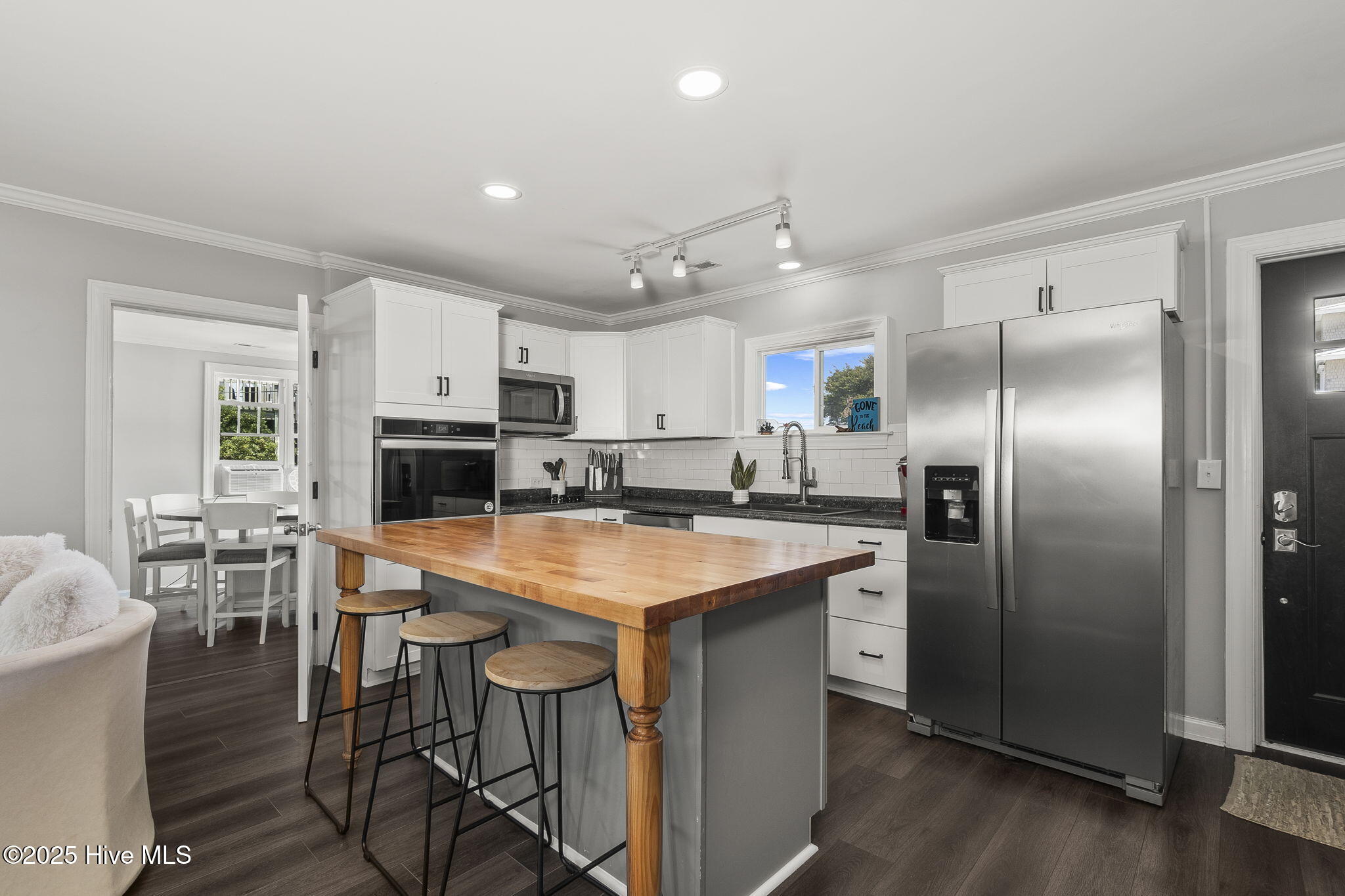 145 Bayview Boulevard