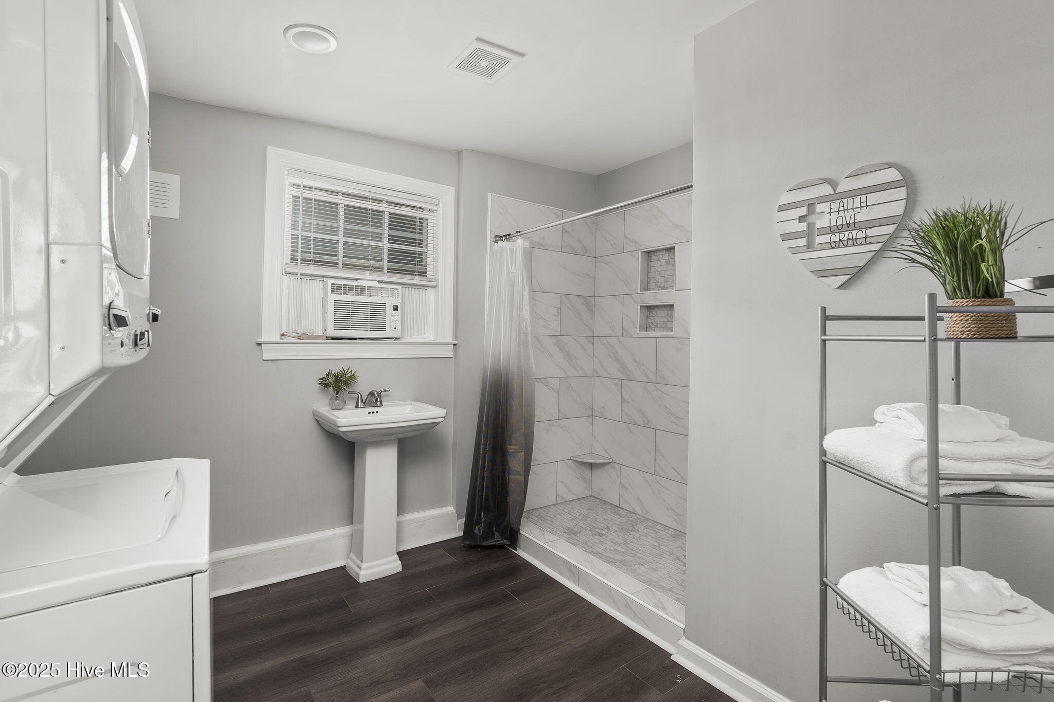 145 Bayview Boulevard