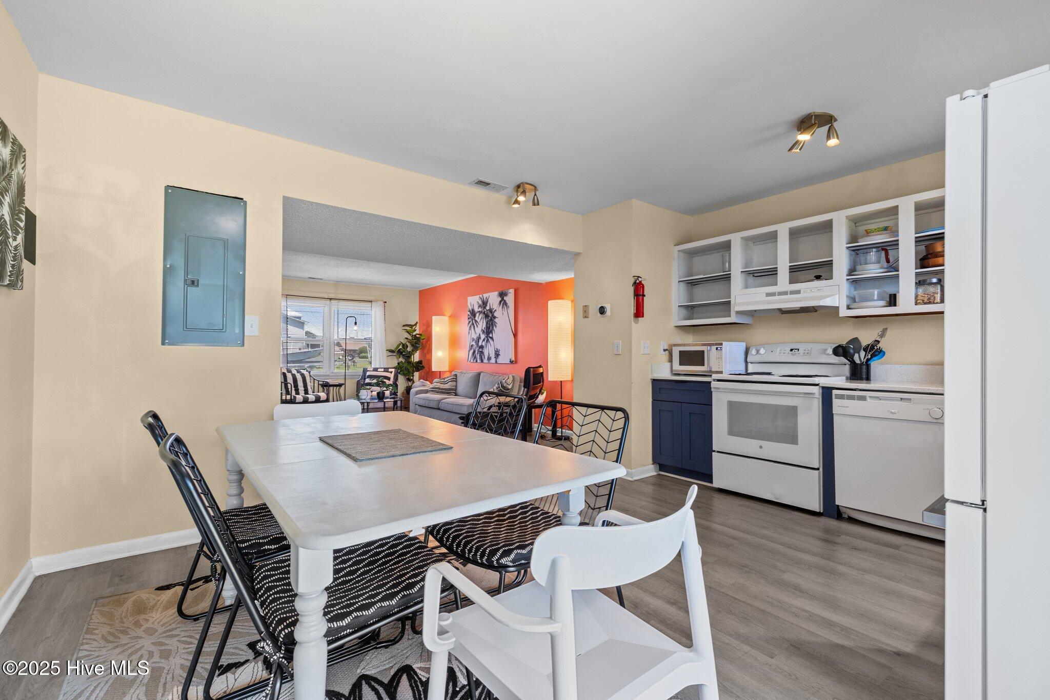 119 Center Drive, C (3)