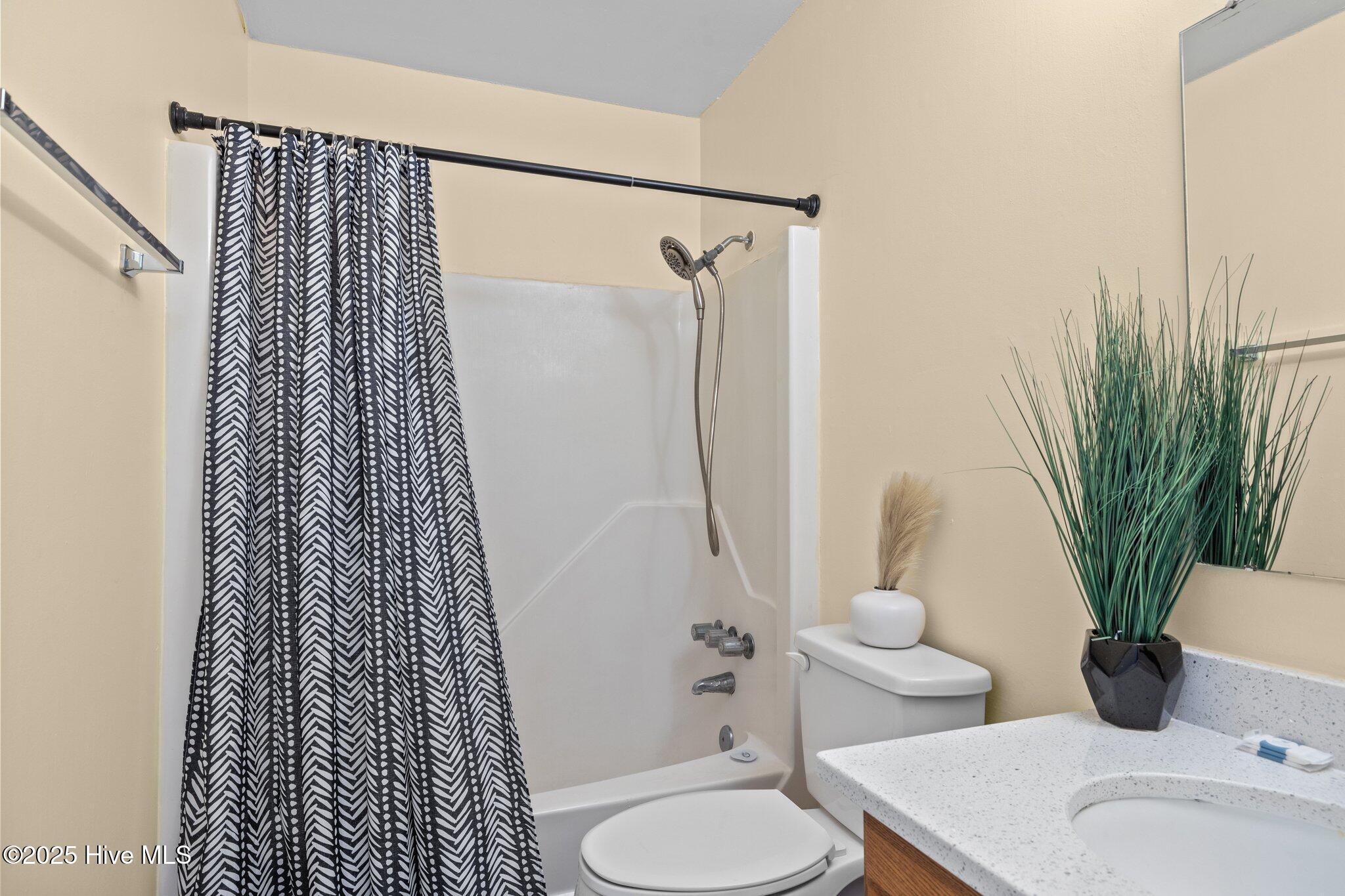 119 Center Drive, C (3)