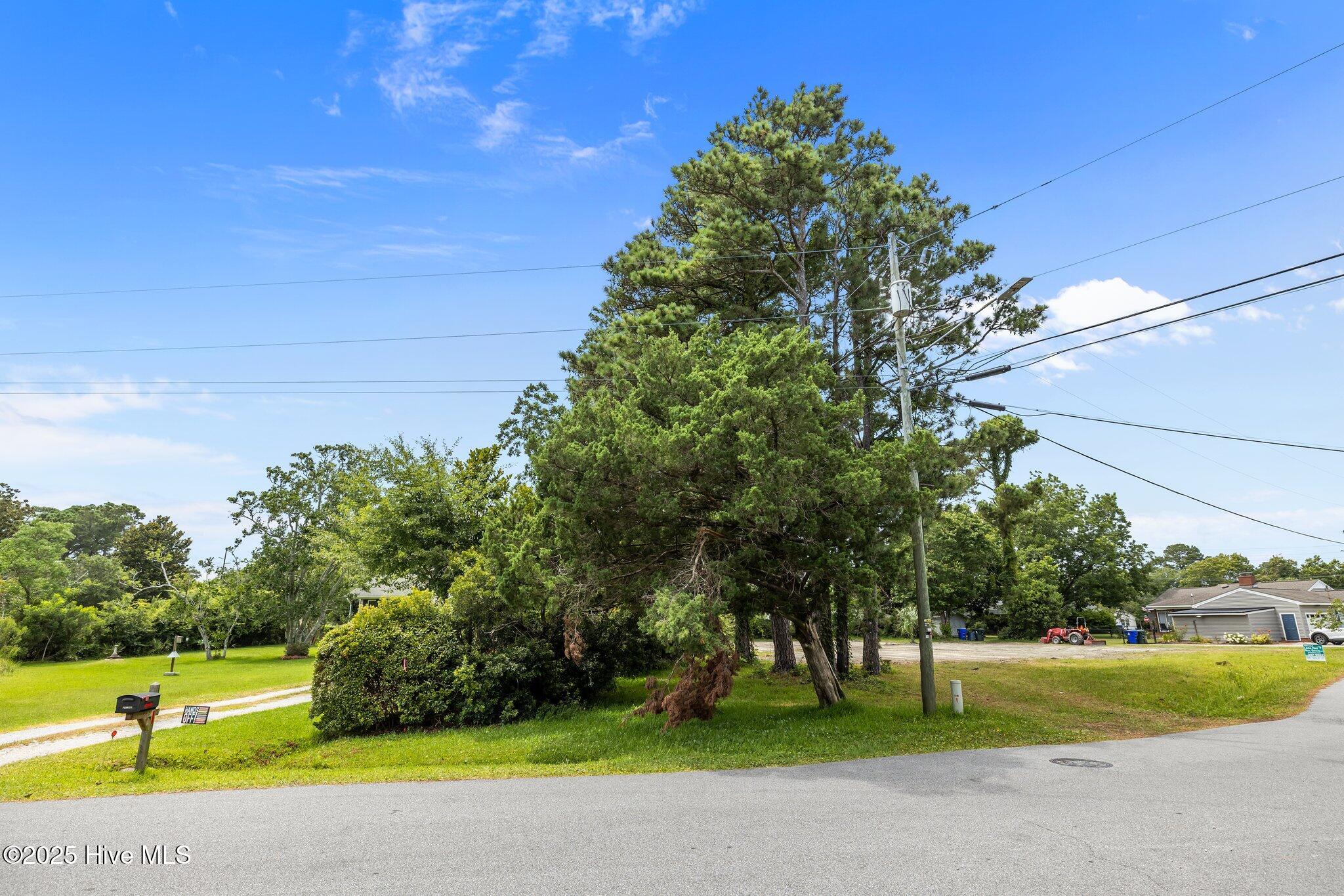 201 Sherwood Boulevard