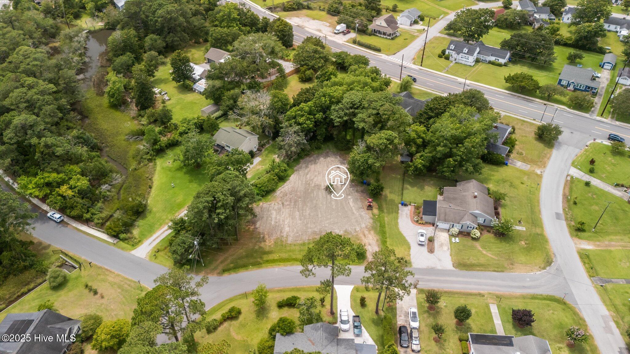 203 Sherwood Boulevard